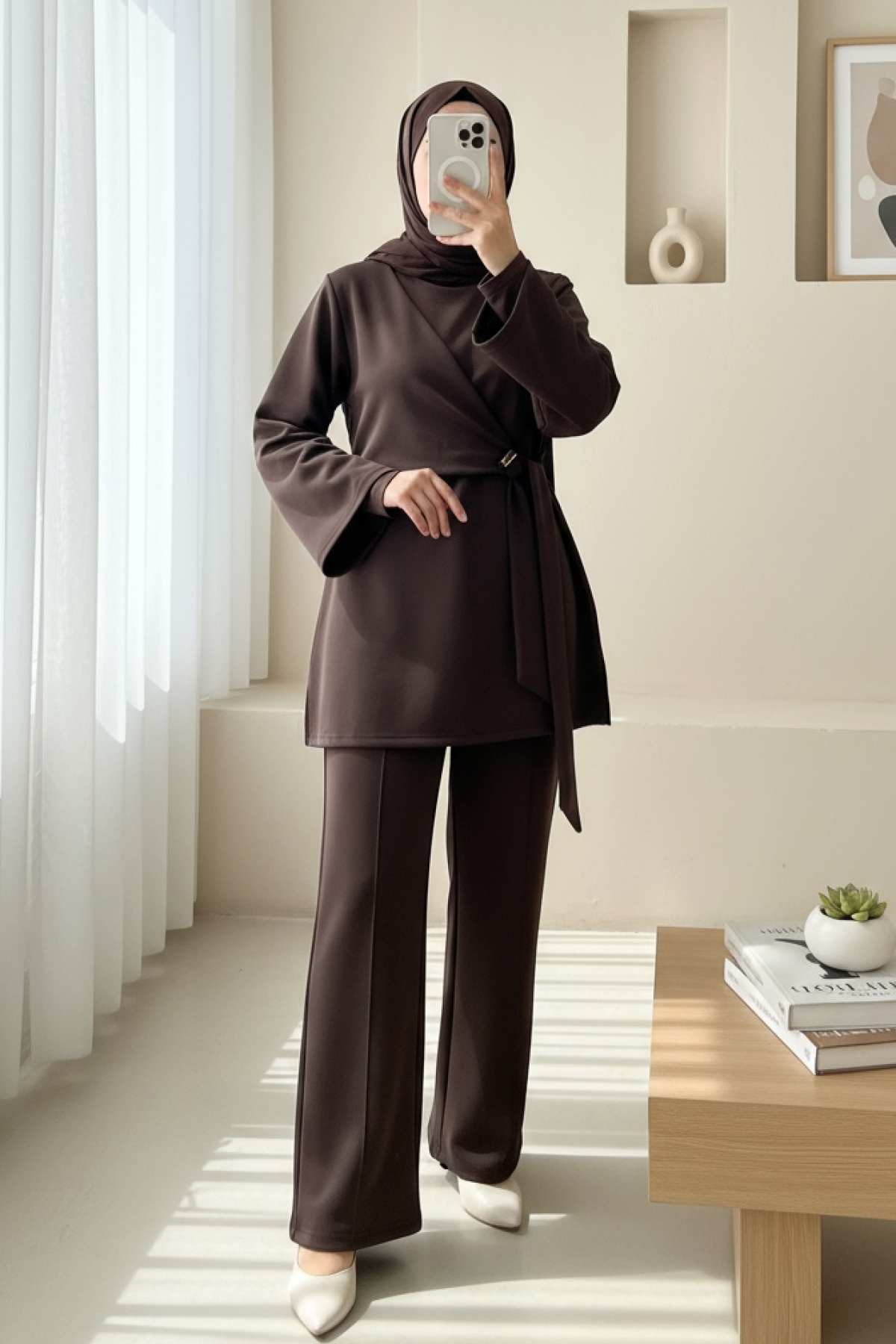 بدلة غوص ذات واجهة أمامية متقاطعة وشق -بني محروق