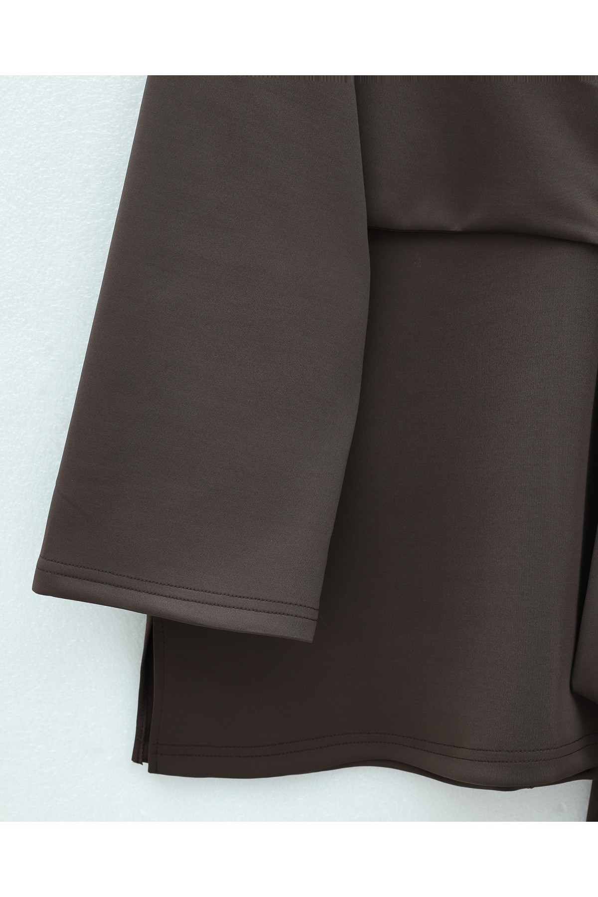 بدلة غوص ذات واجهة أمامية متقاطعة وشق -بني محروق