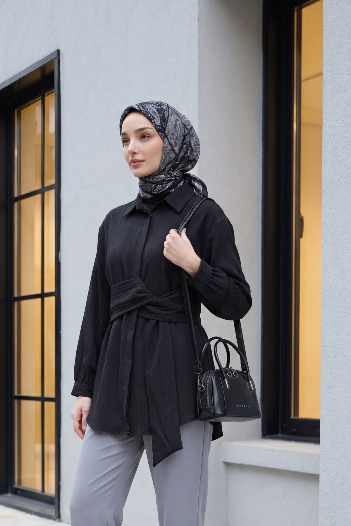 Belden Bağlamalı Fitlli Krinkıl Tunik -Siyah