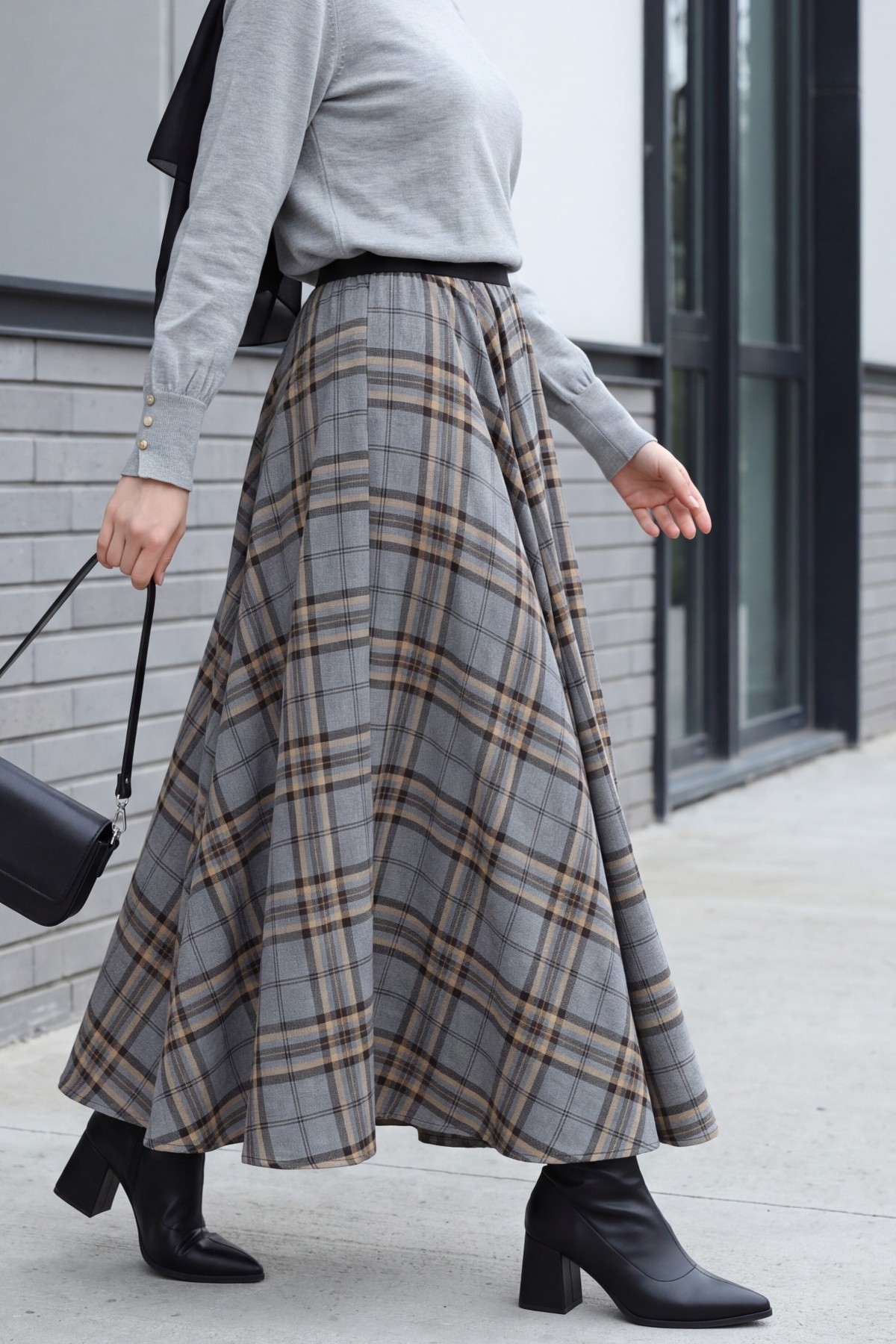 Elastic-Waist Plaid Flared Skirt -Grey