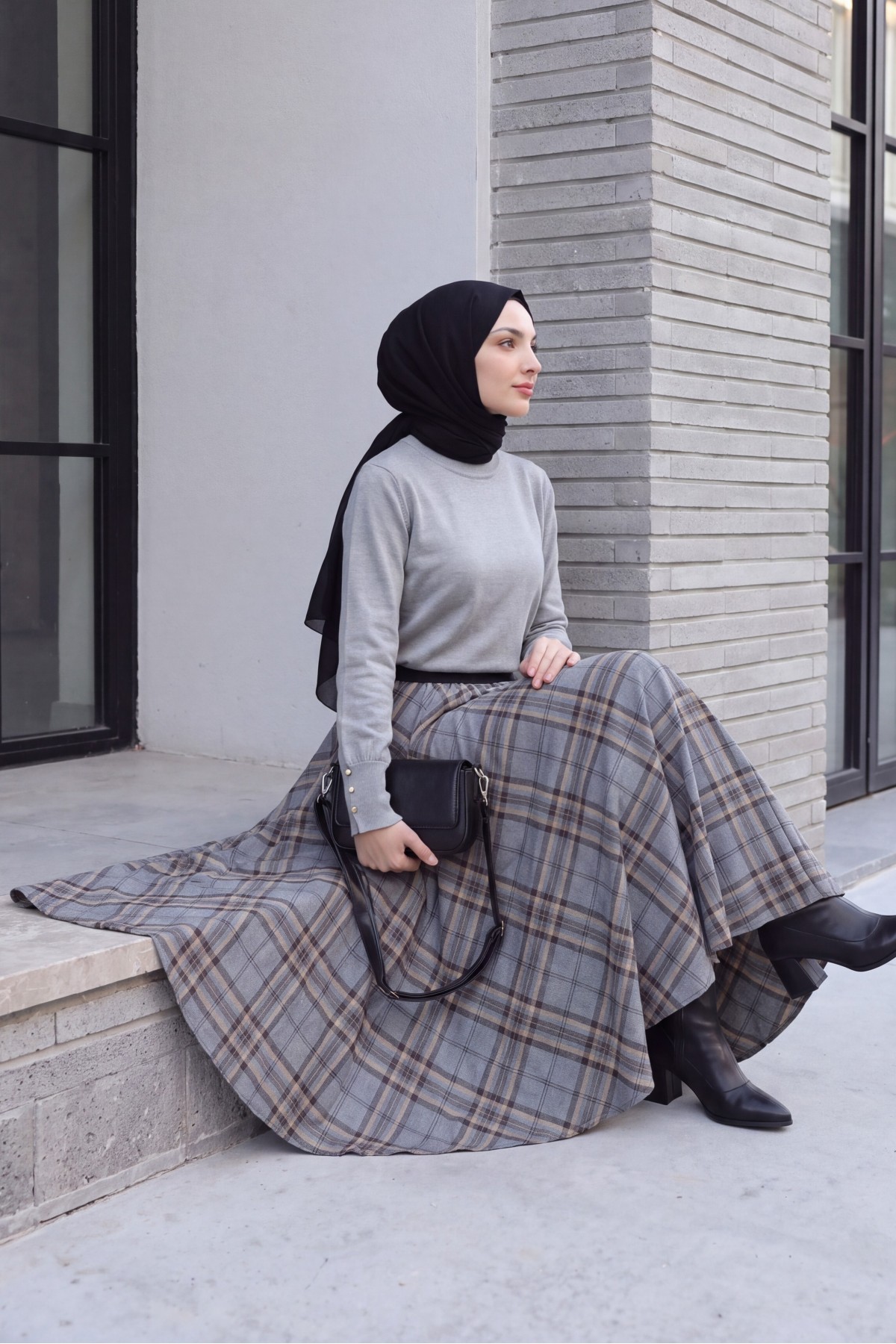Elastic-Waist Plaid Flared Skirt -Grey