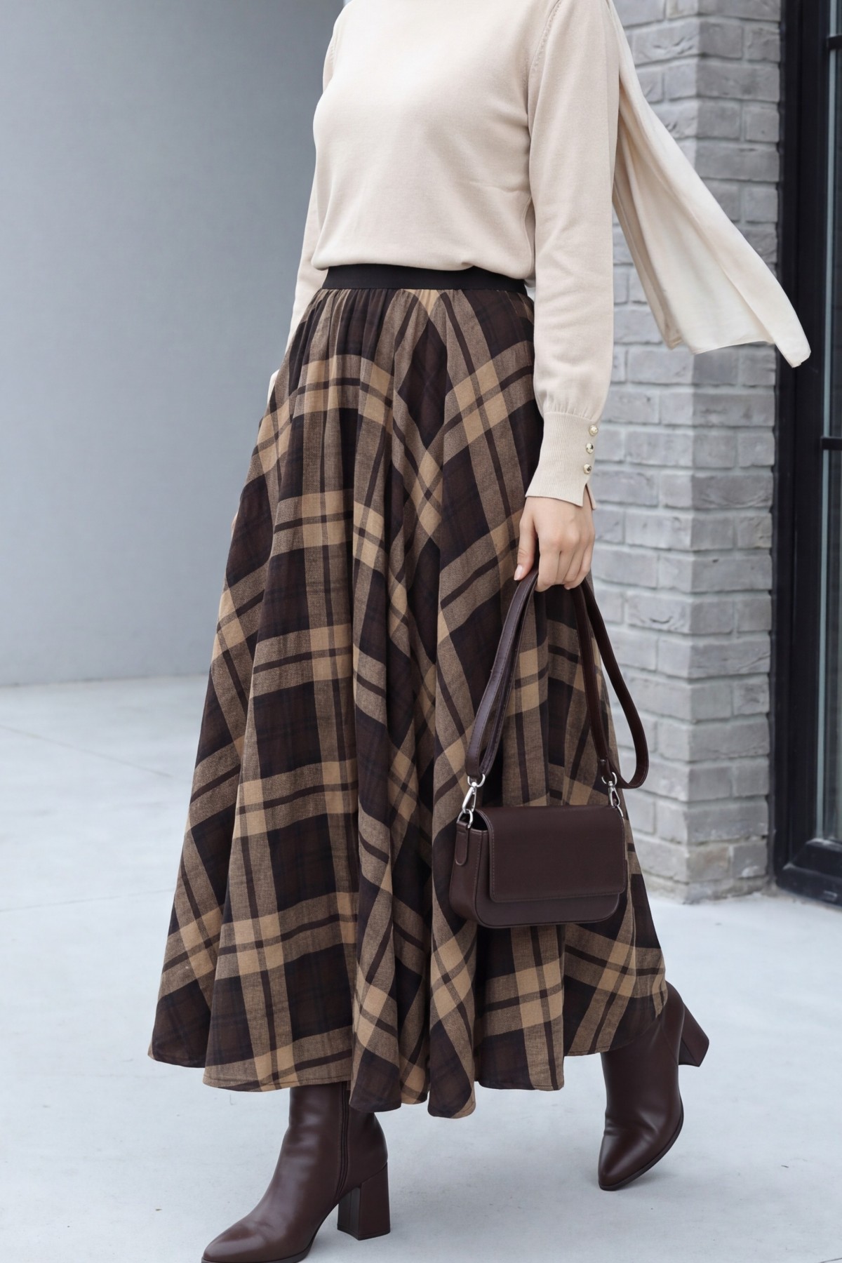 Elastic-Waist Plaid Flared Skirt -Brown