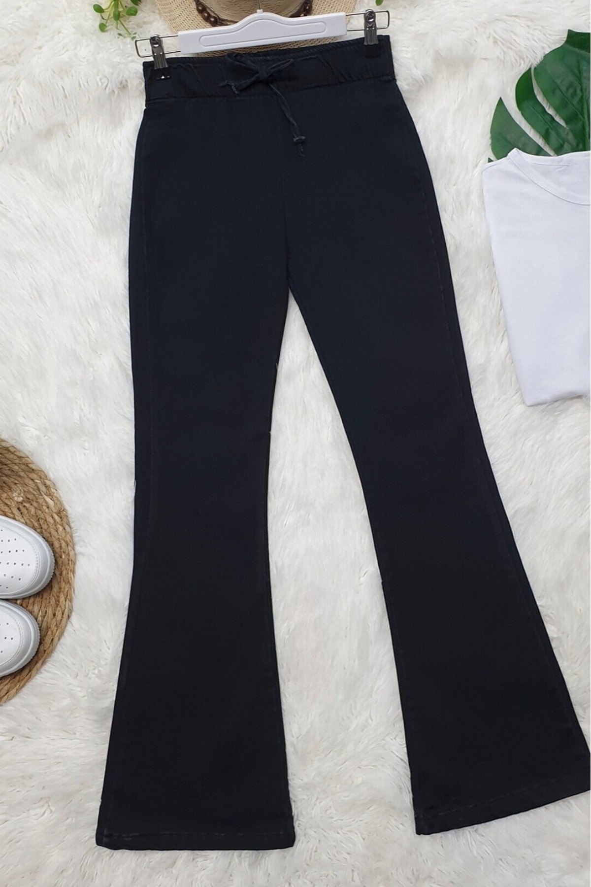 Spanish Leg Lace Detail Jeans -Black