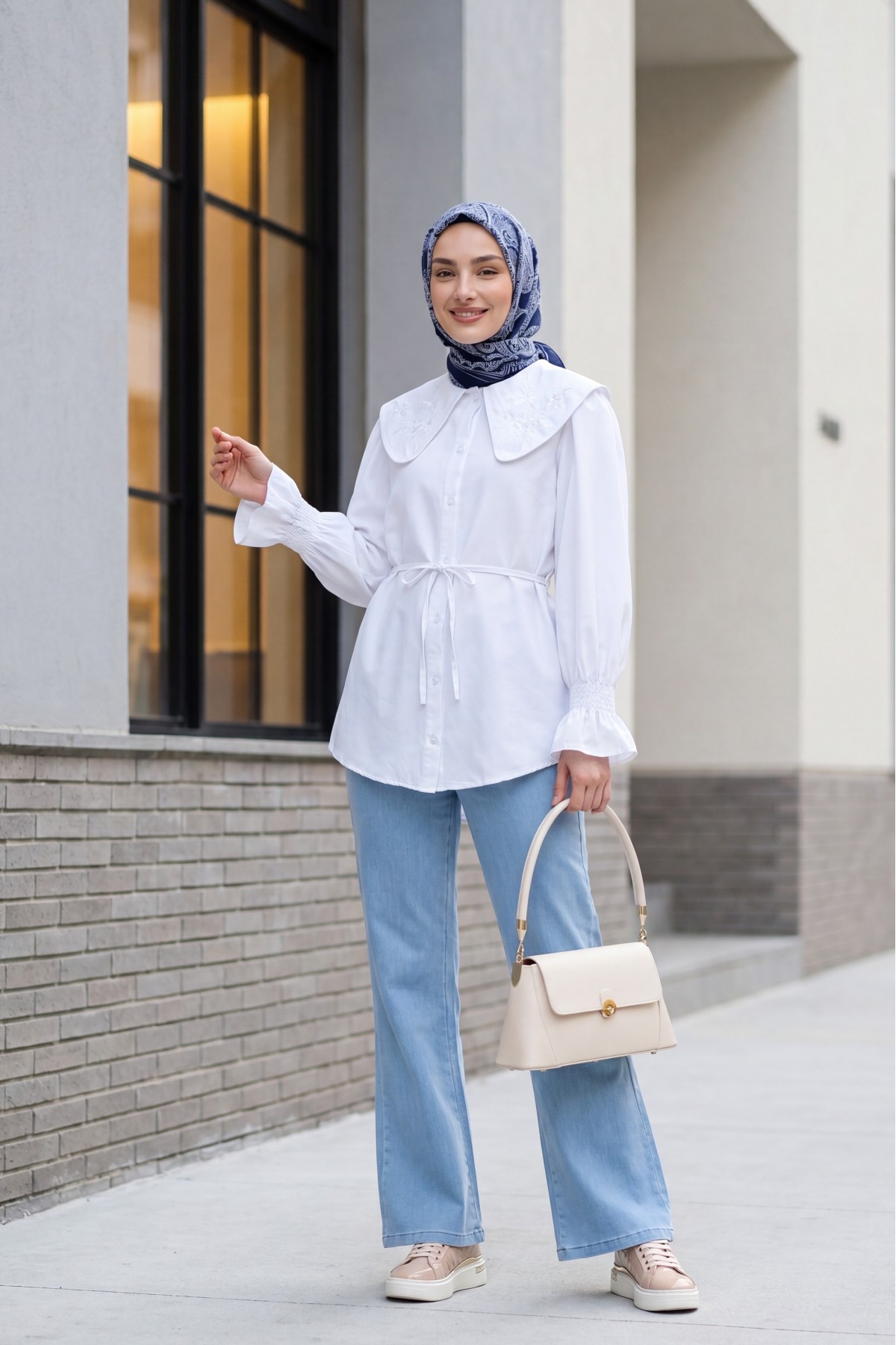 Spanish Leg Lace Detail Jeans   -Light blue