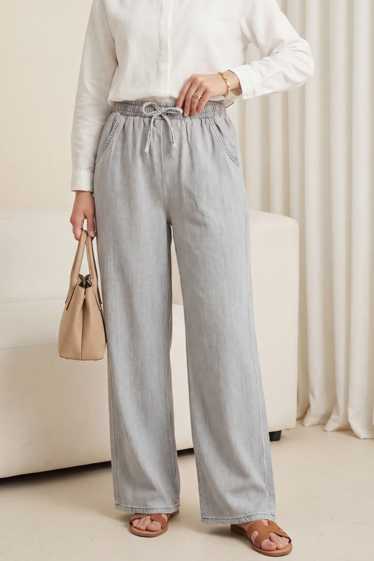 Elastic Waist Wide Leg Jeans with Pockets         -Grey