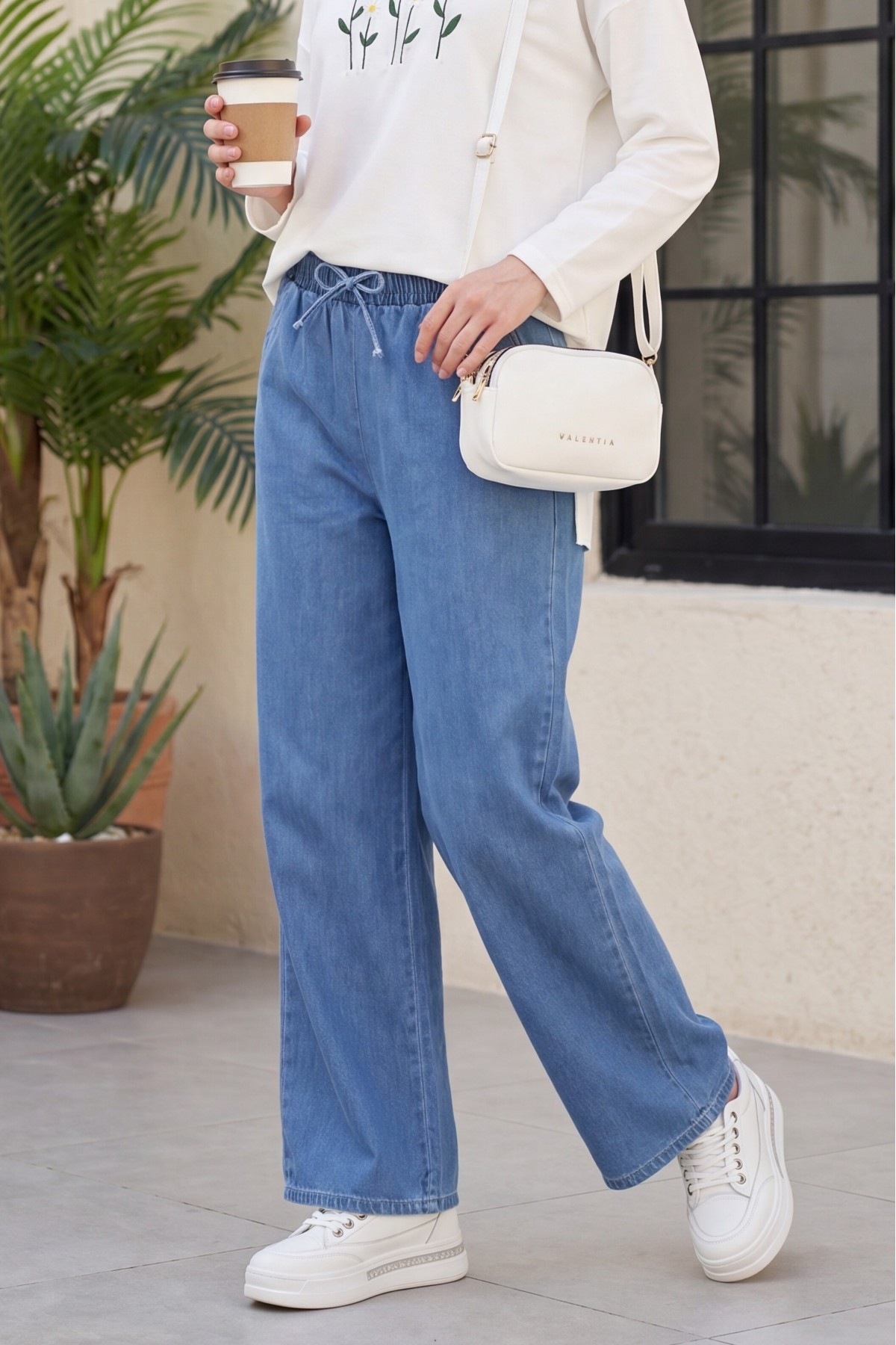 Elastic Waist Wide Leg Jeans with Pockets   -Dark blue
