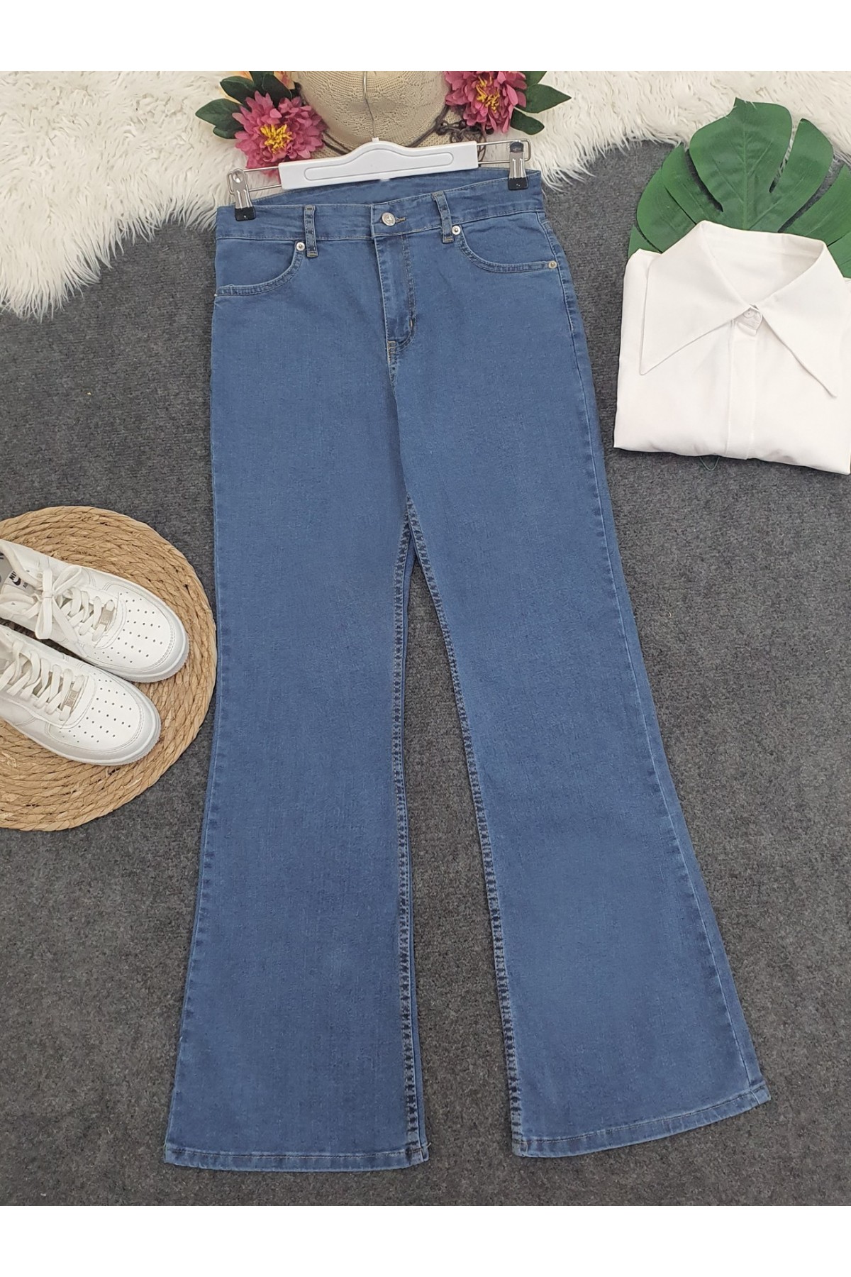 High Waist Spanish Leg Buttoned Jeans -Blue