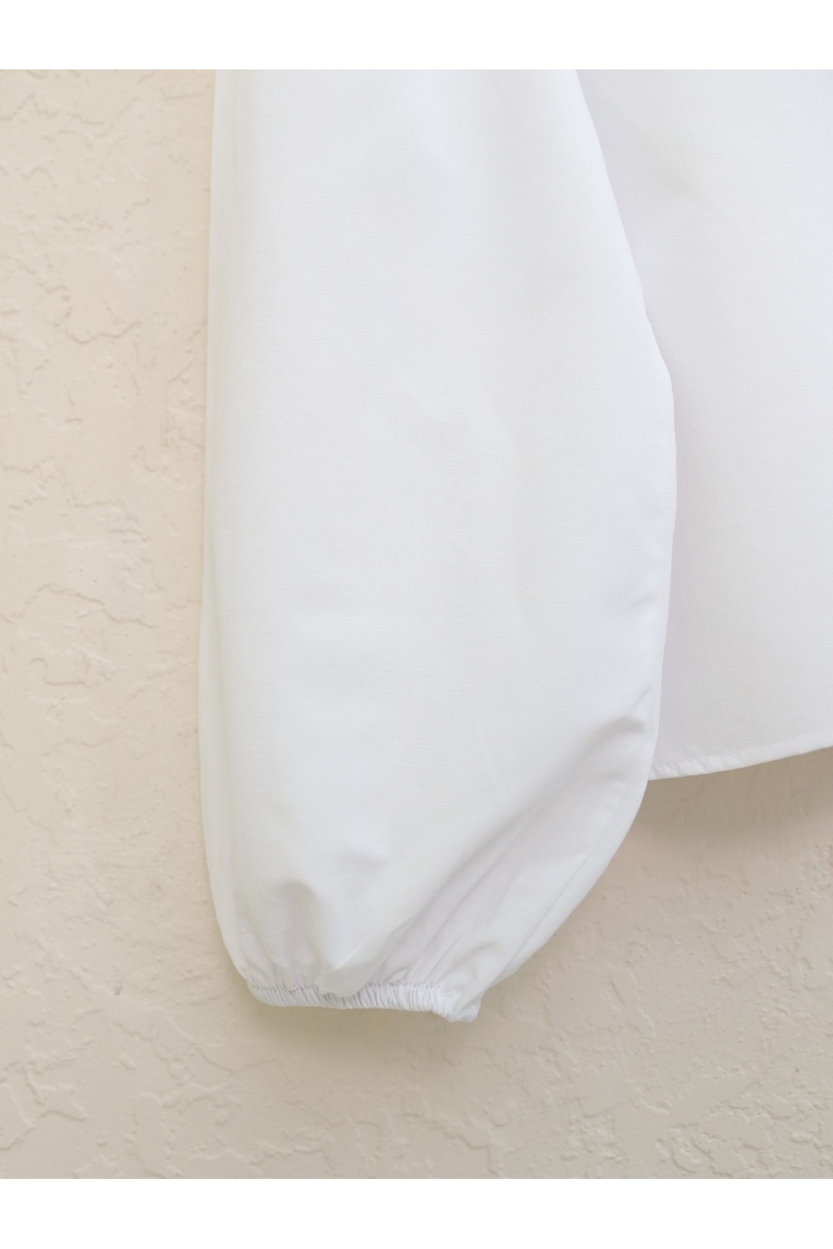 Önlük Yaka Bağlamalı Kolu Lastikli Gömlek -Beyaz