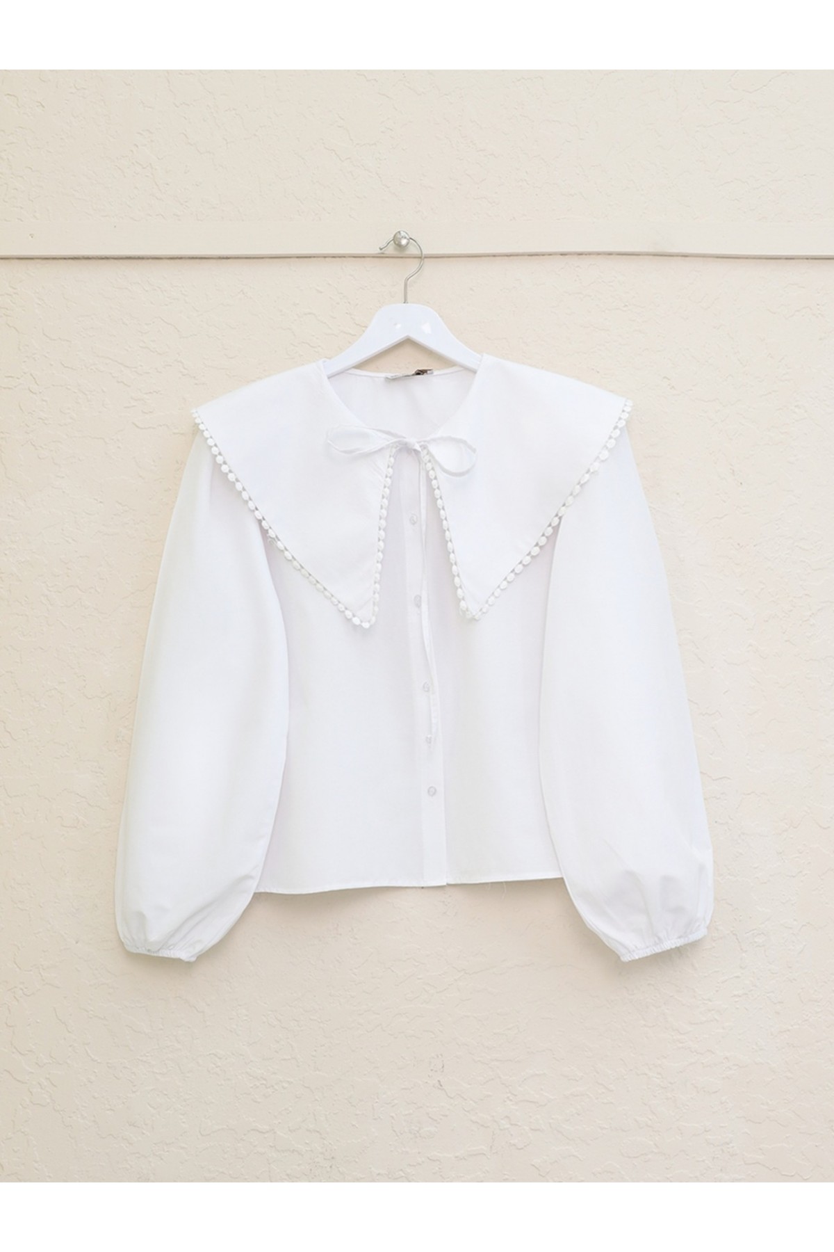 Önlük Yaka Bağlamalı Kolu Lastikli Gömlek -Beyaz