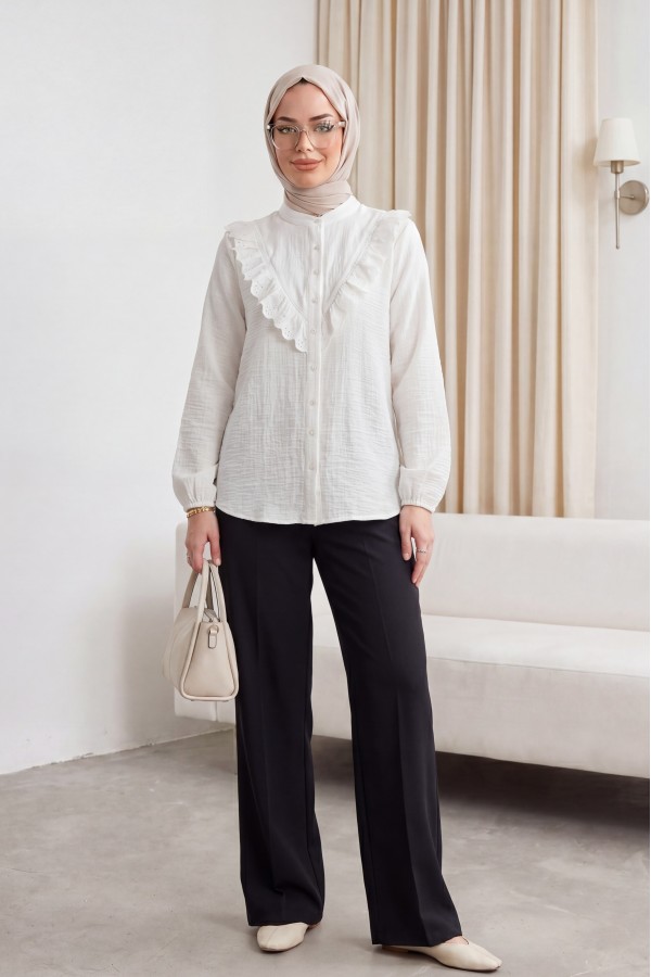 Lace-detailed front, elasticated sleeves, buttoned crinkle shirt -Ecru