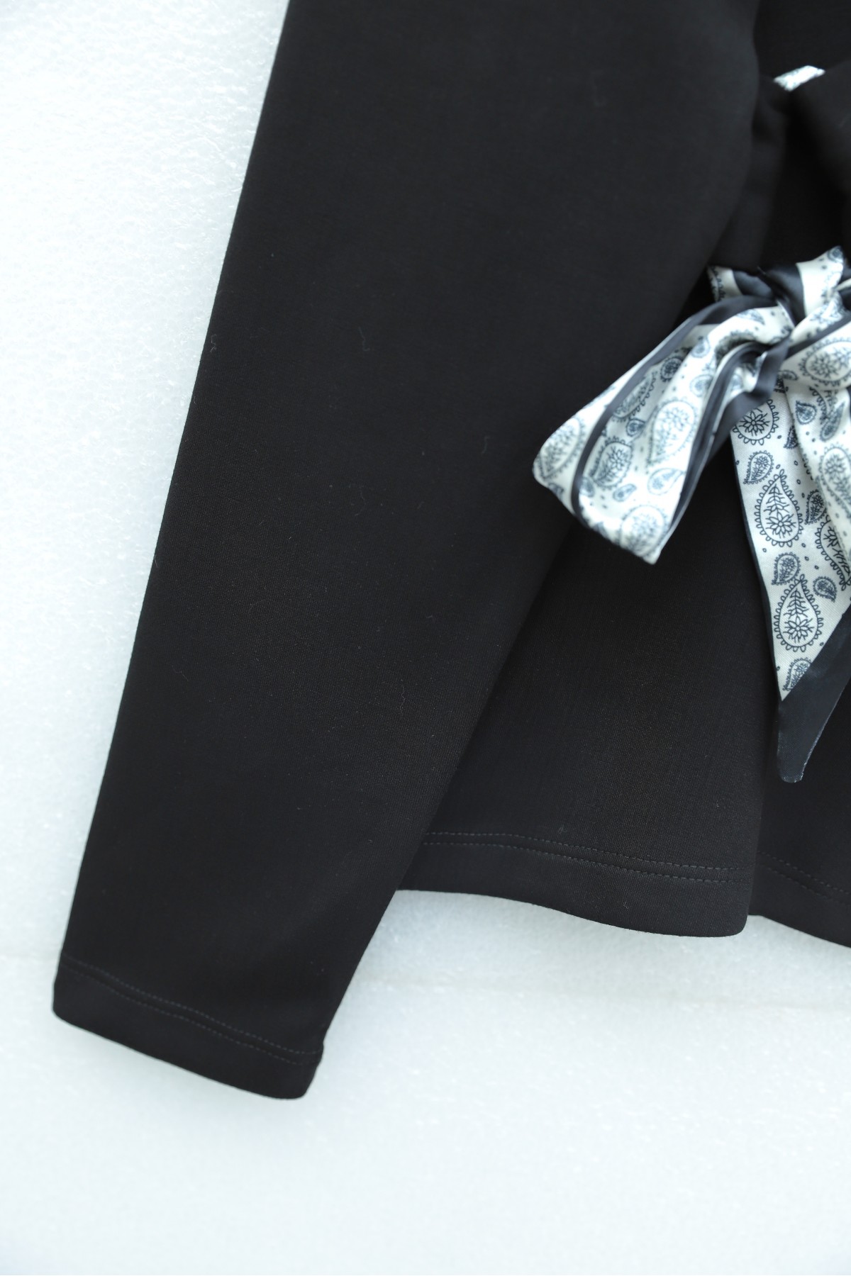 Yandan Fularlı Bağlama Detaylı Oyşo Bluz -Siyah