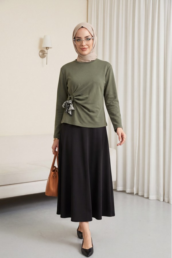 بلوزة أويشو بتفاصيل ربطة وشاح جانبية -خاكي