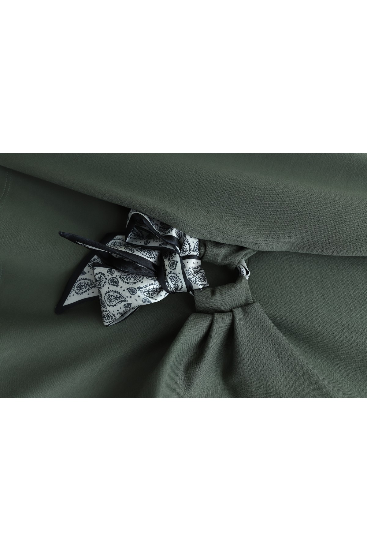 Yandan Fularlı Bağlama Detaylı Oyşo Bluz -Haki