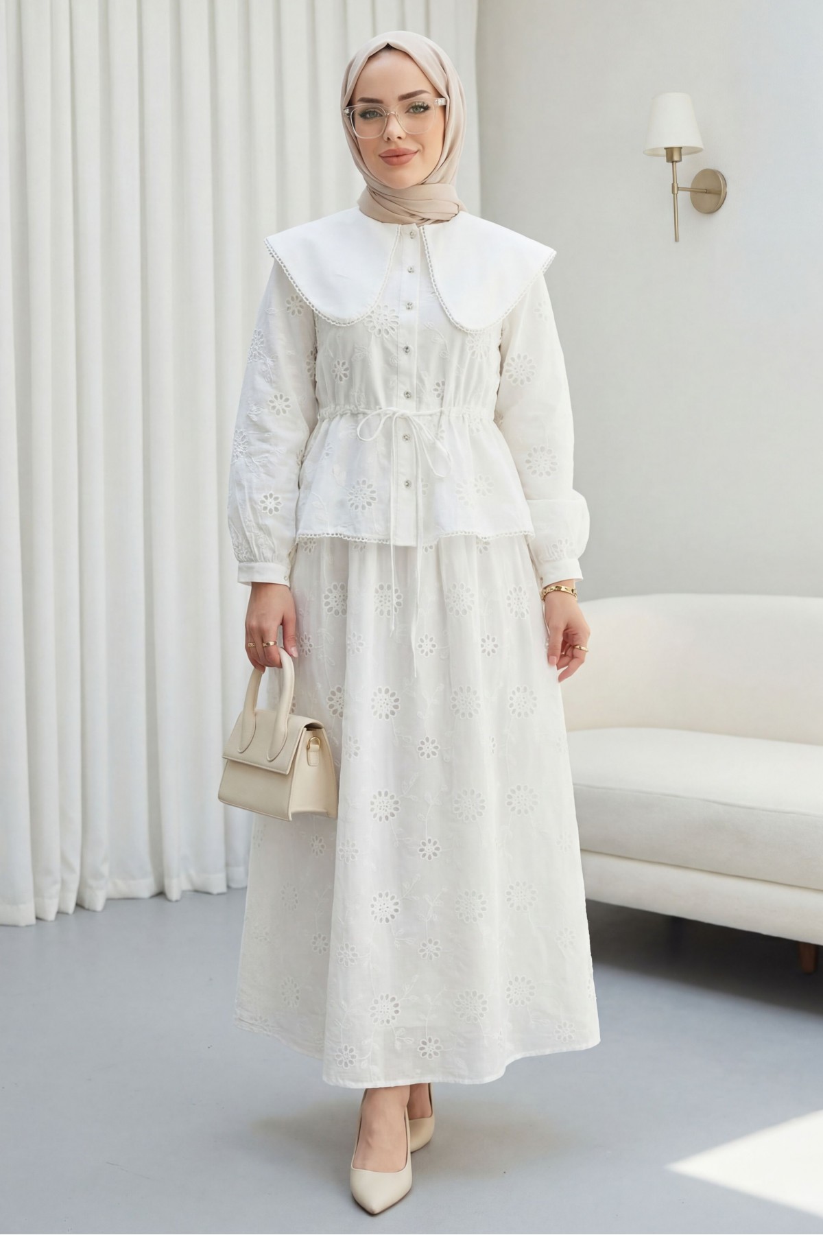 طقم كتان مطرز، بياقة بيتر بان، وخصر مطاطي، ورباط، ومبطن -أبيض