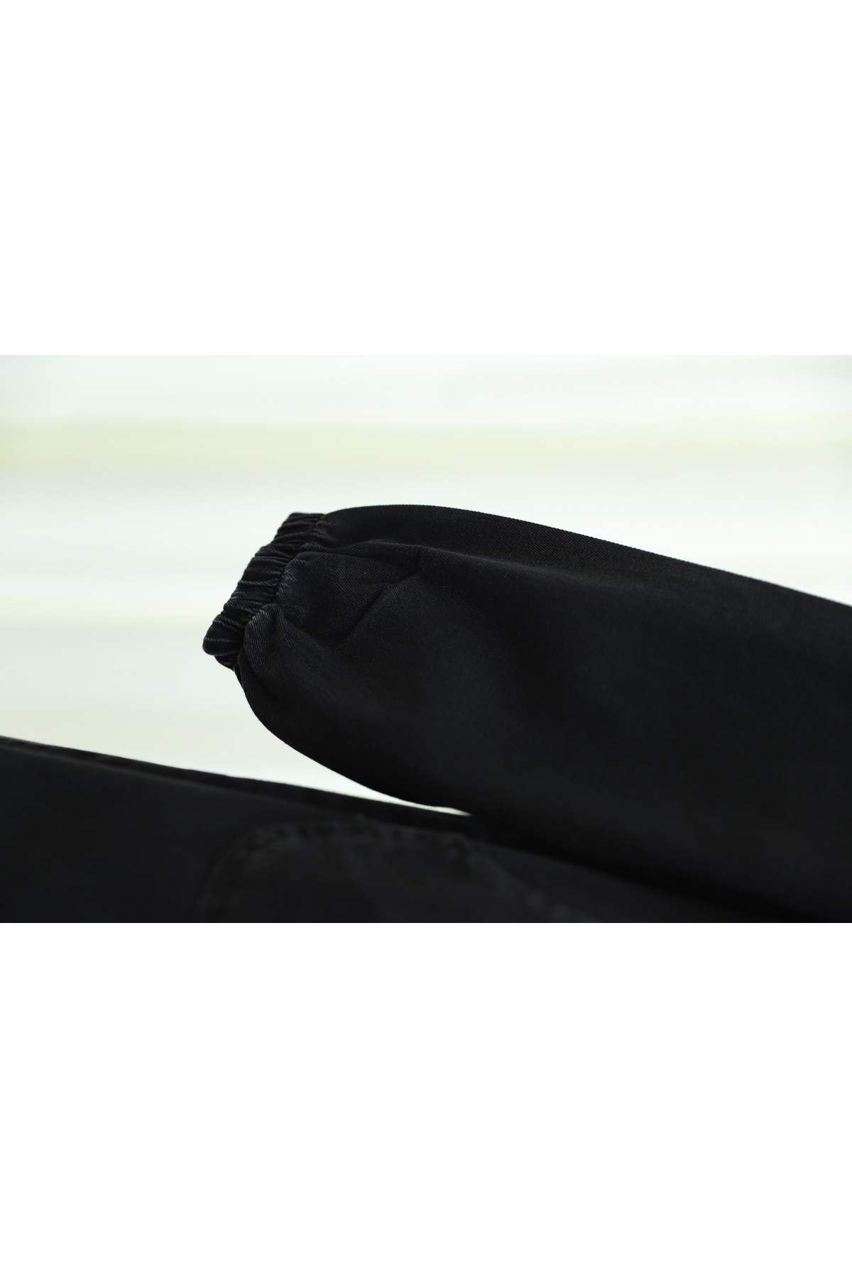 Button -Black