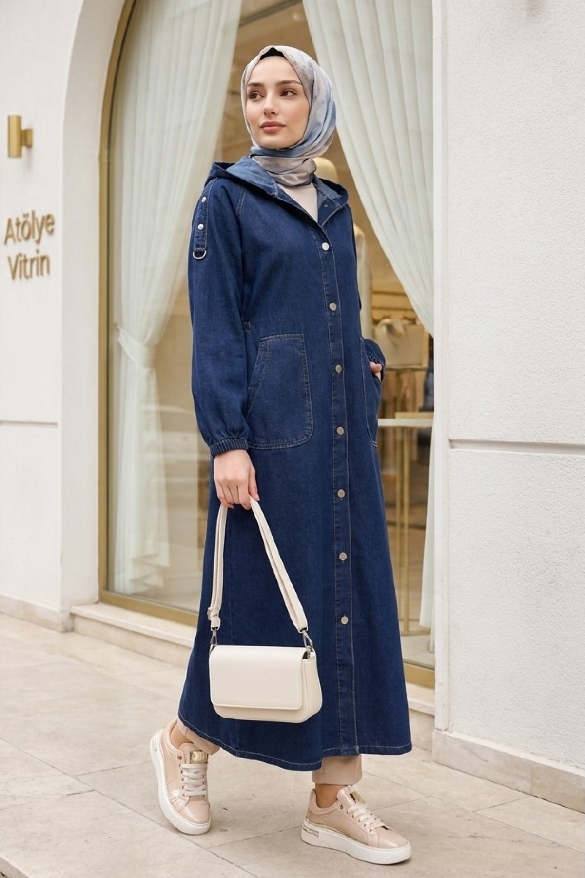 Button -Navy blue
