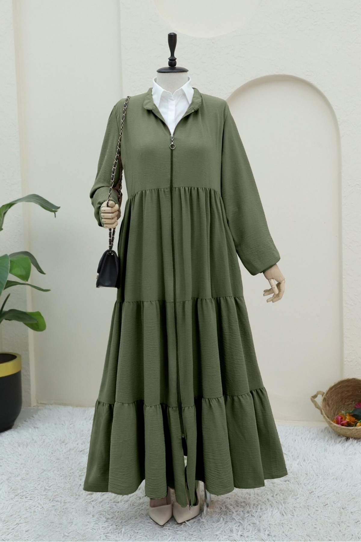 Ayrobin Abaya with Elasticated Sleeves and Zipper from the Neck -Khaki