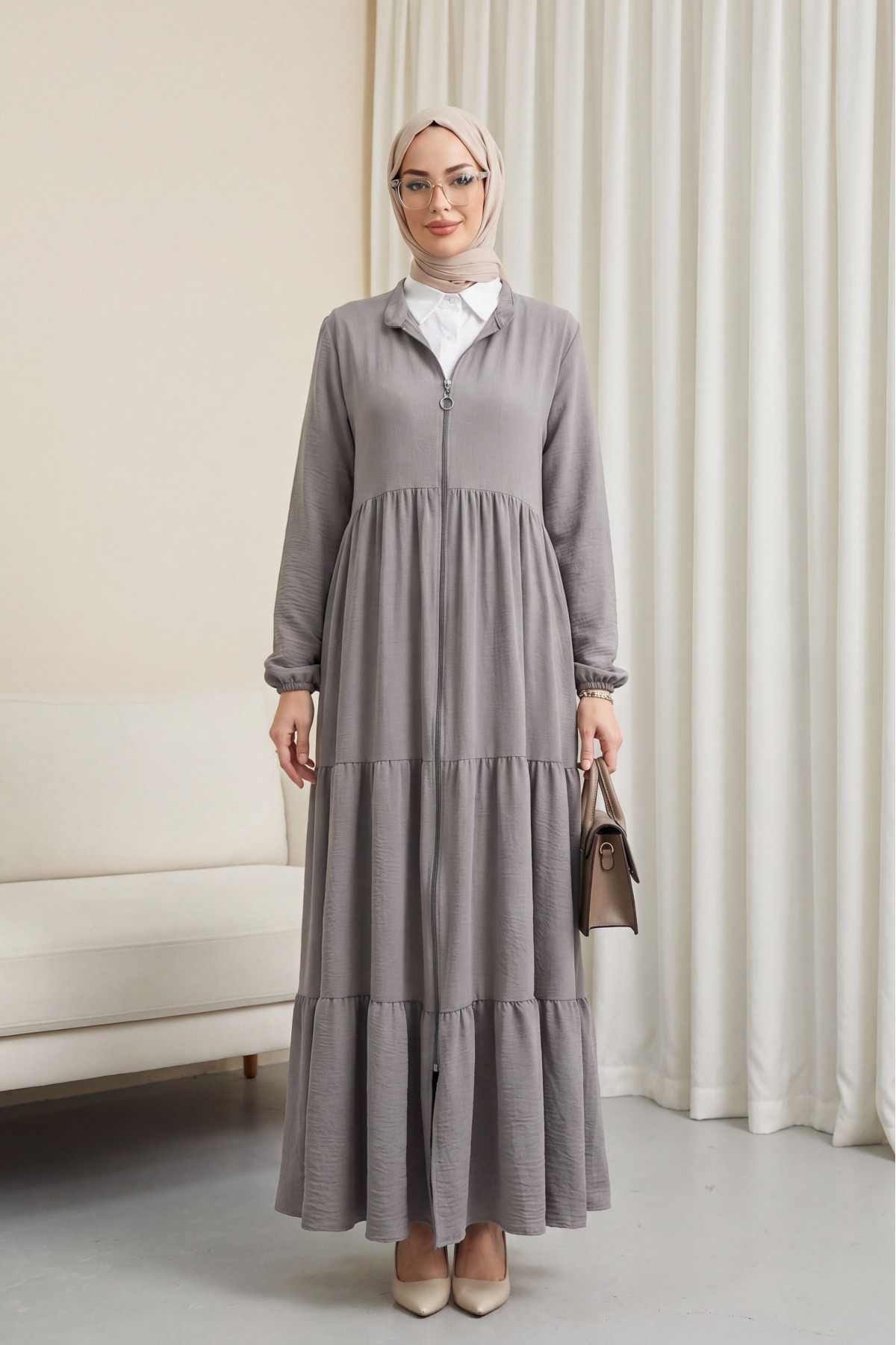 Ayrobin Abaya with Elasticated Sleeves and Zipper from the Neck - Light grey