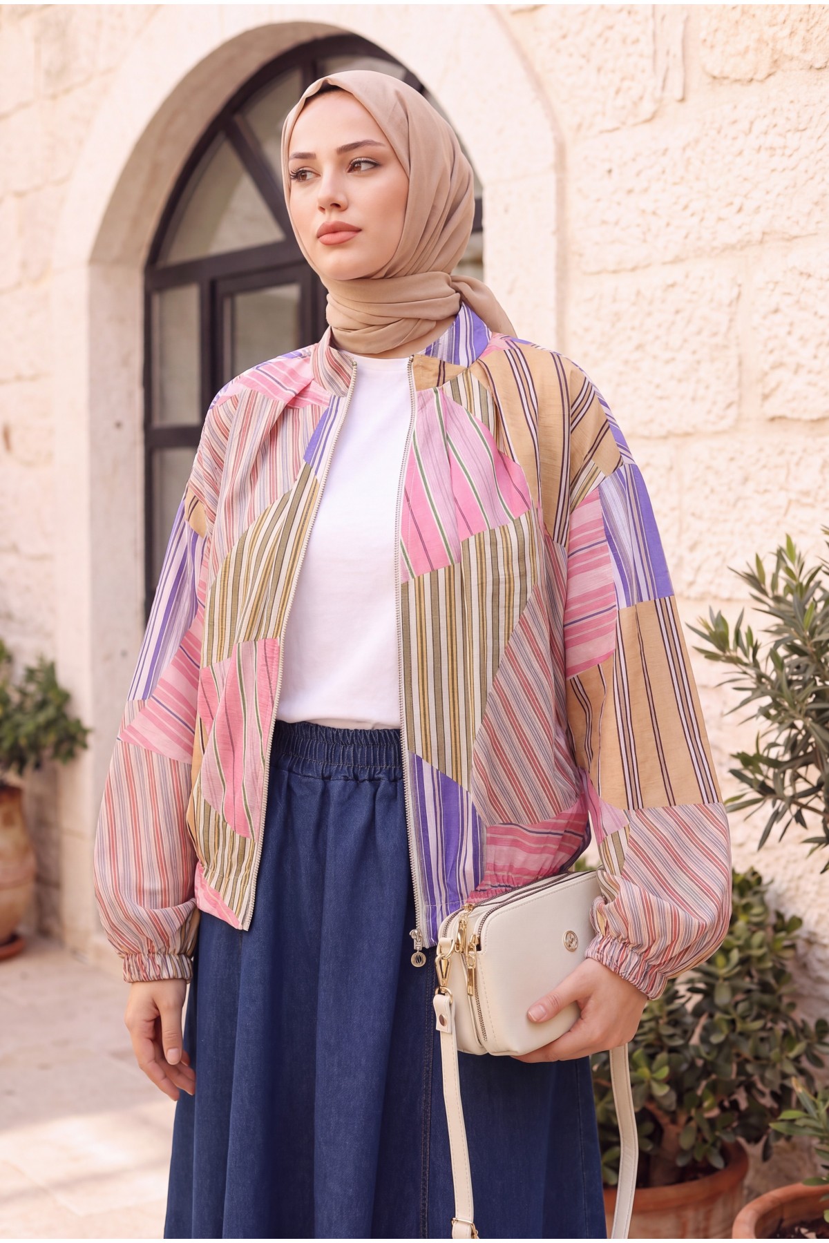 Patterned Summer Jacket with Elasticated Cuffs and Waist, Pockets and Zipper Closure -Pink