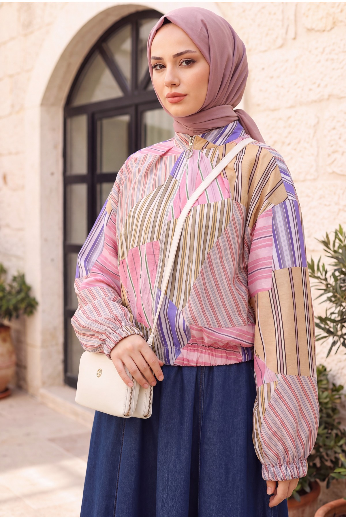 Patterned Summer Jacket with Elasticated Cuffs and Waist, Pockets and Zipper Closure -Pink
