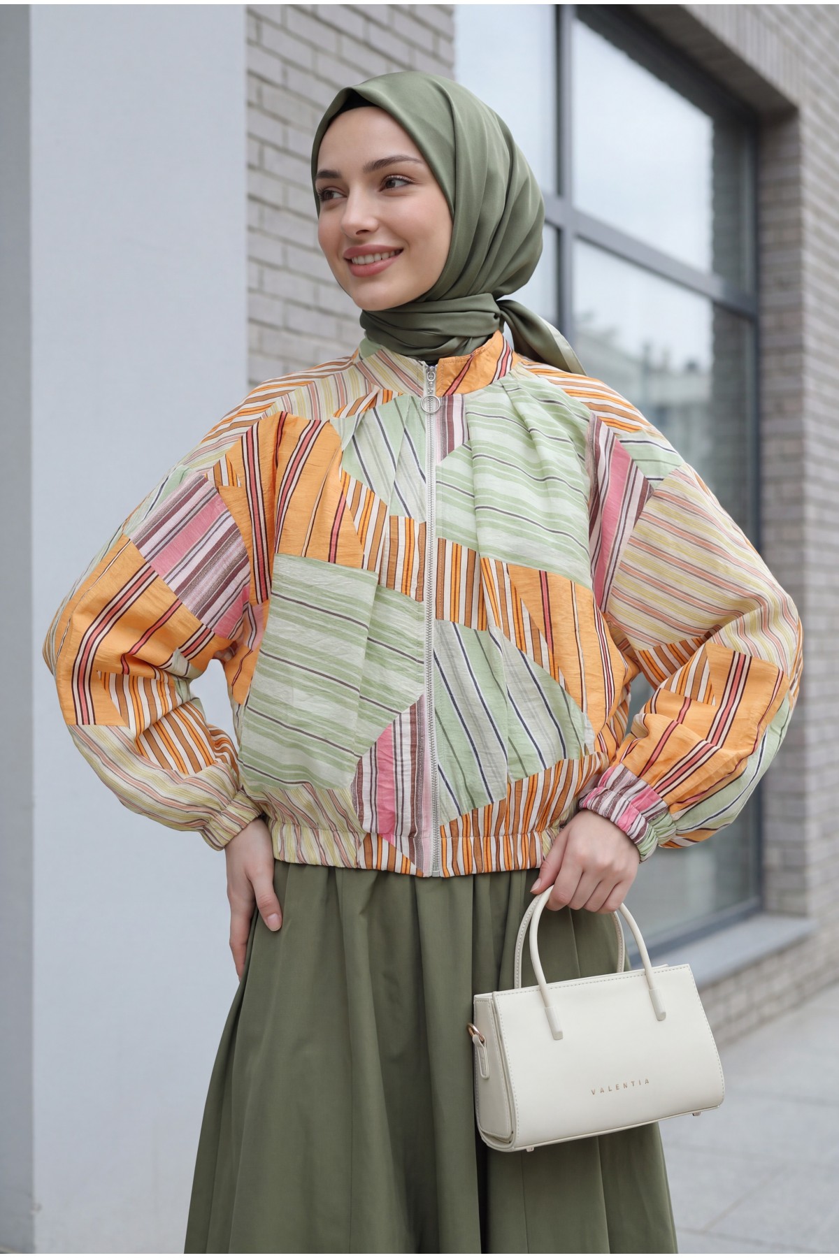 Patterned Summer Jacket with Elasticated Cuffs and Waist, Pockets and Zipper Closure -LIGHT GREEN