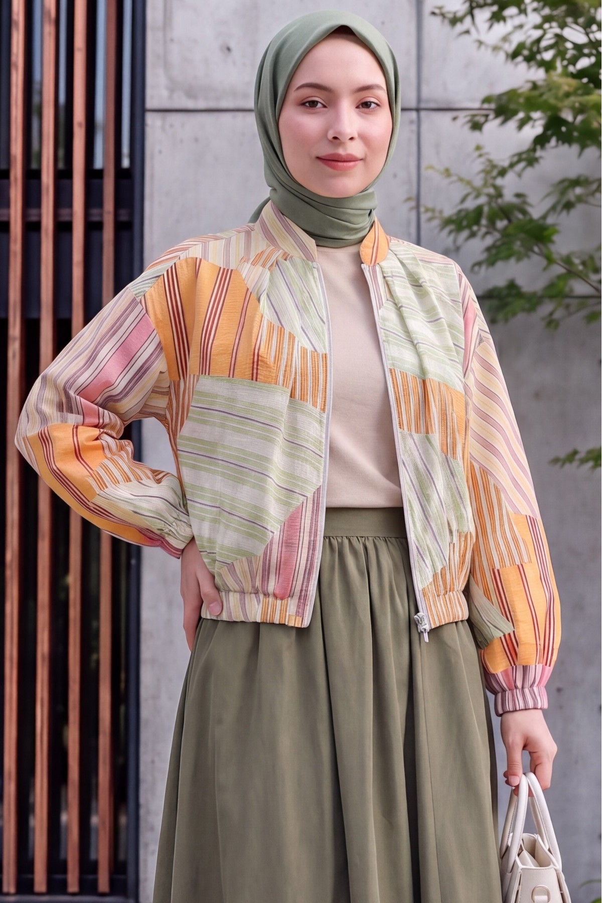 Patterned Summer Jacket with Elasticated Cuffs and Waist, Pockets and Zipper Closure -LIGHT GREEN