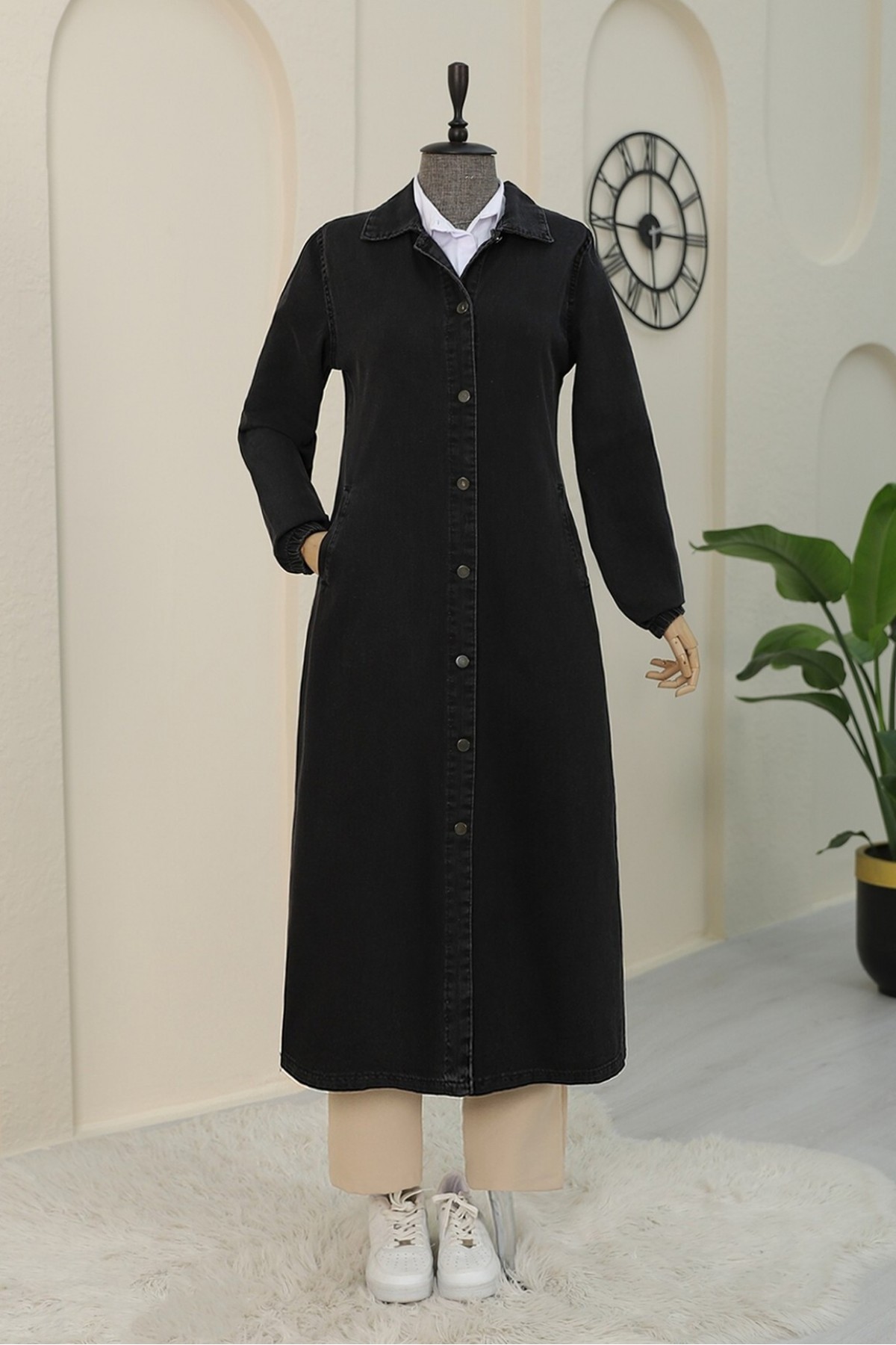 Denim Cap with Elastic Sleeves and Buttons   -Black