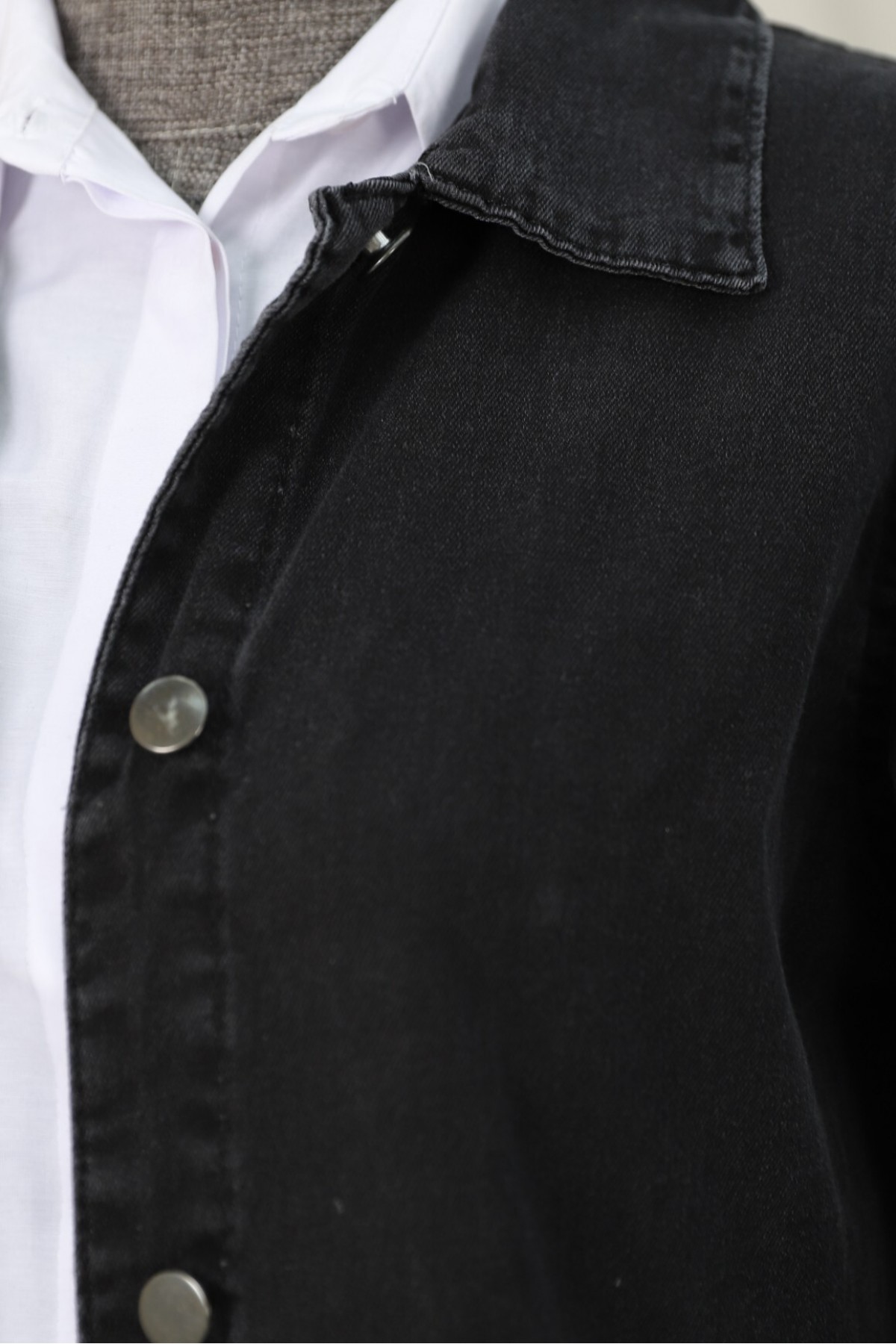 Denim Cap with Elastic Sleeves and Buttons   -Black