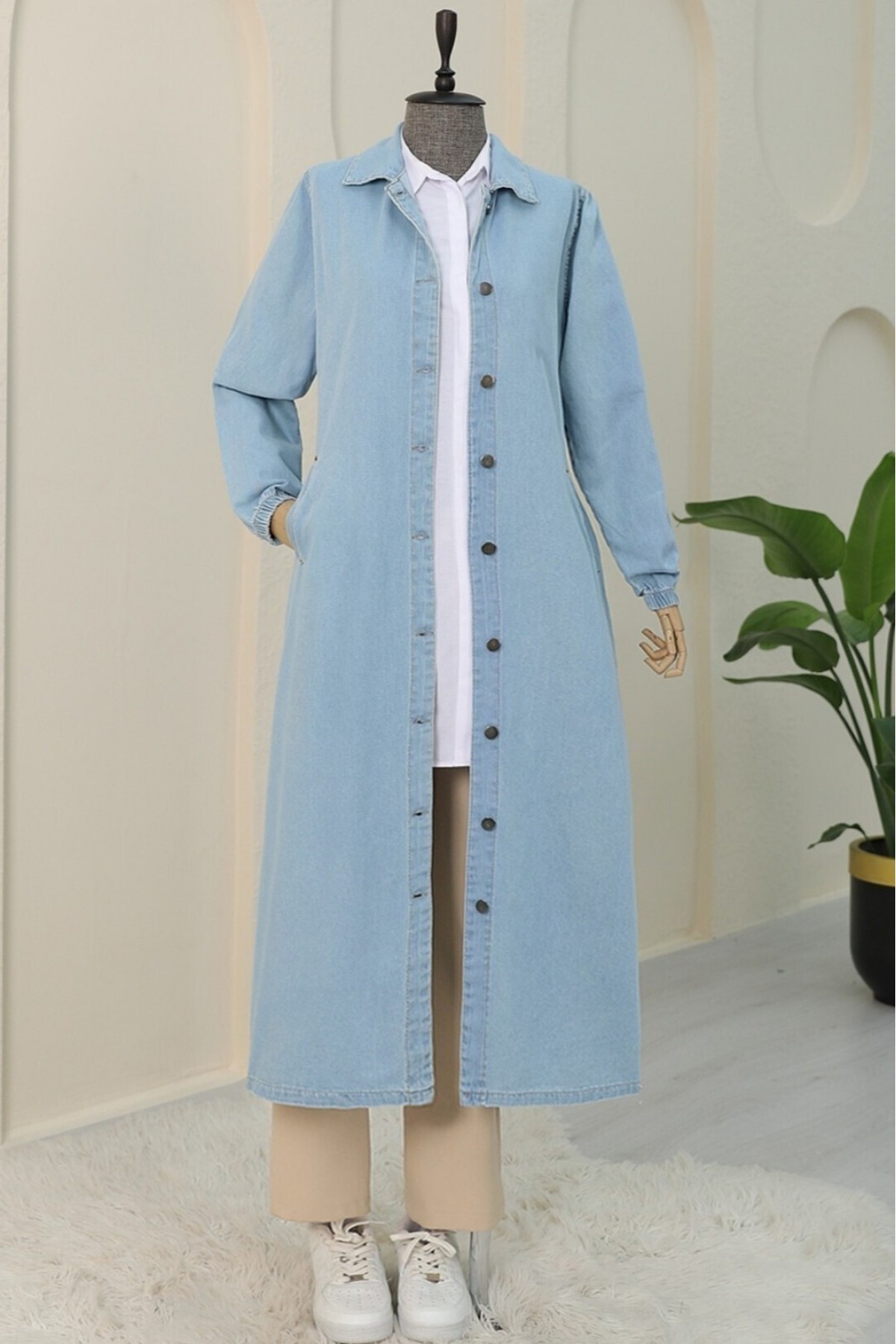 Denim Cap with Elastic Sleeves and Buttons -Light blue
