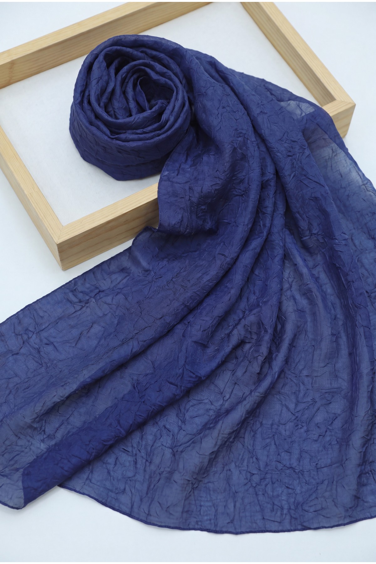 Jacquard Crinkle Crash Shawl -Navy blue