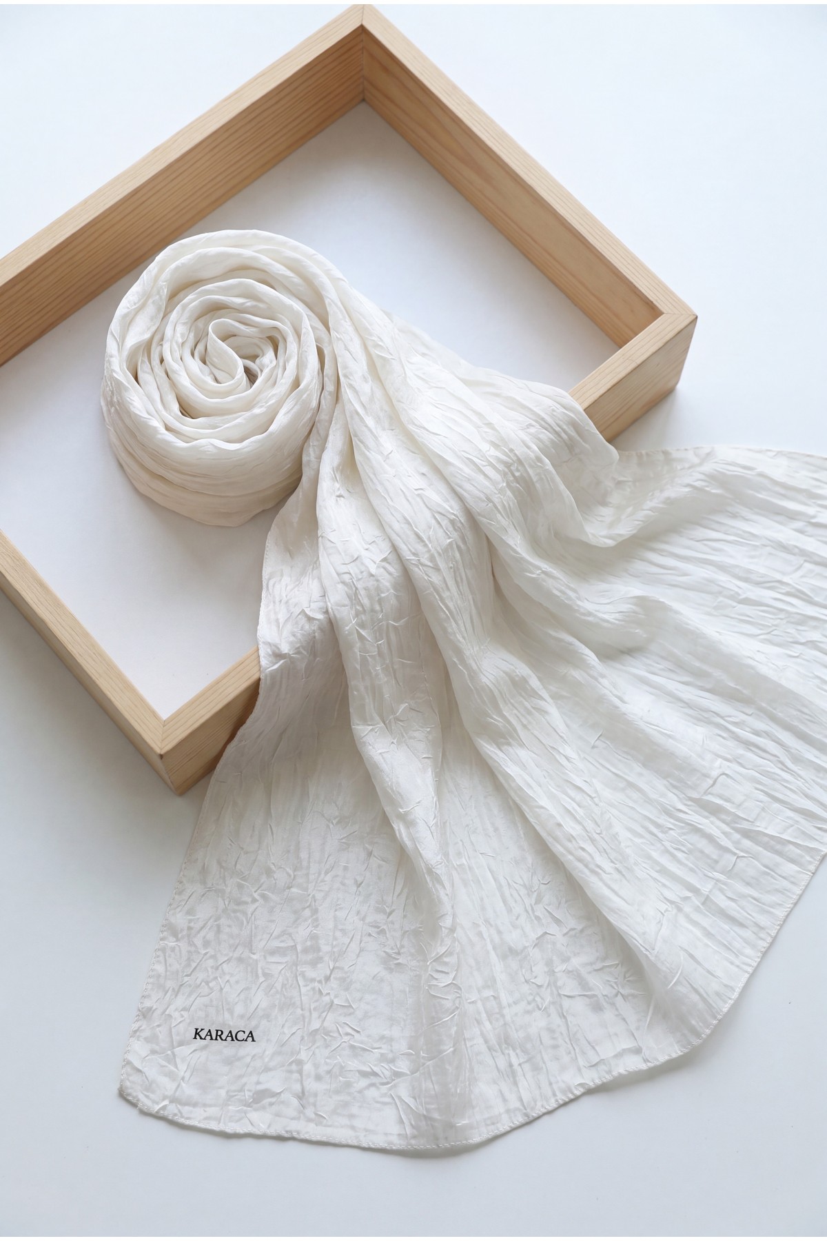 Jacquard Crinkle Crash Shawl -Cream color