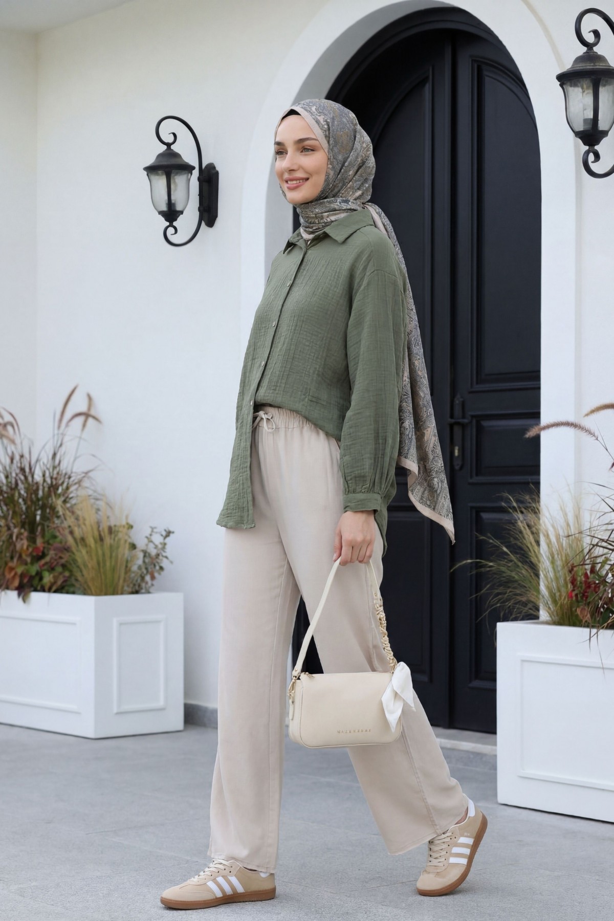 Beli Lastikli Çİft Cepli Bol Paça Tensel Pantolon -Bej