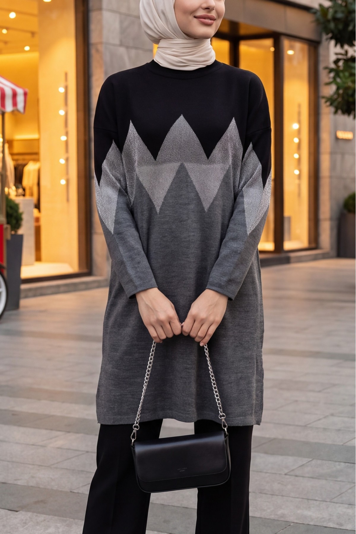 Oversized Zigzag-Patterned Knit Tunic with Side Slits -Black