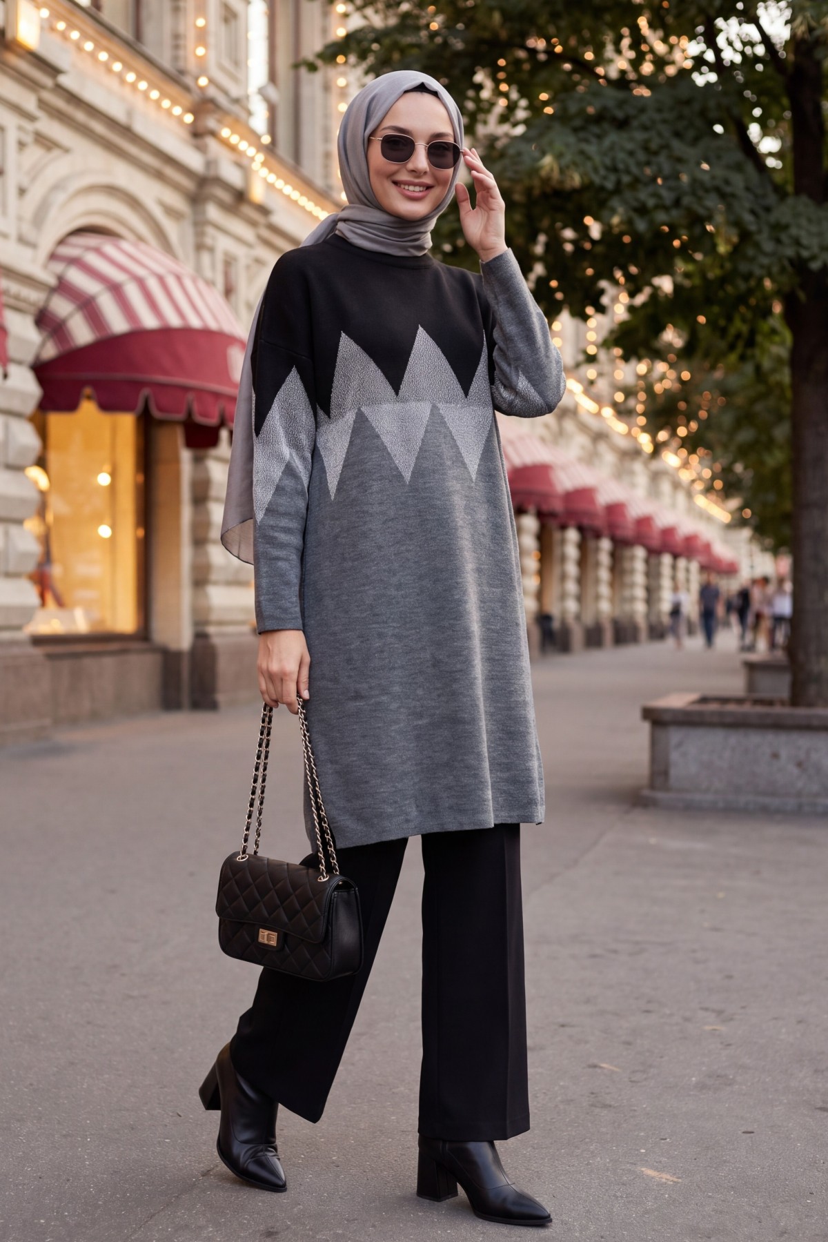 Oversized Zigzag-Patterned Knit Tunic with Side Slits -Black