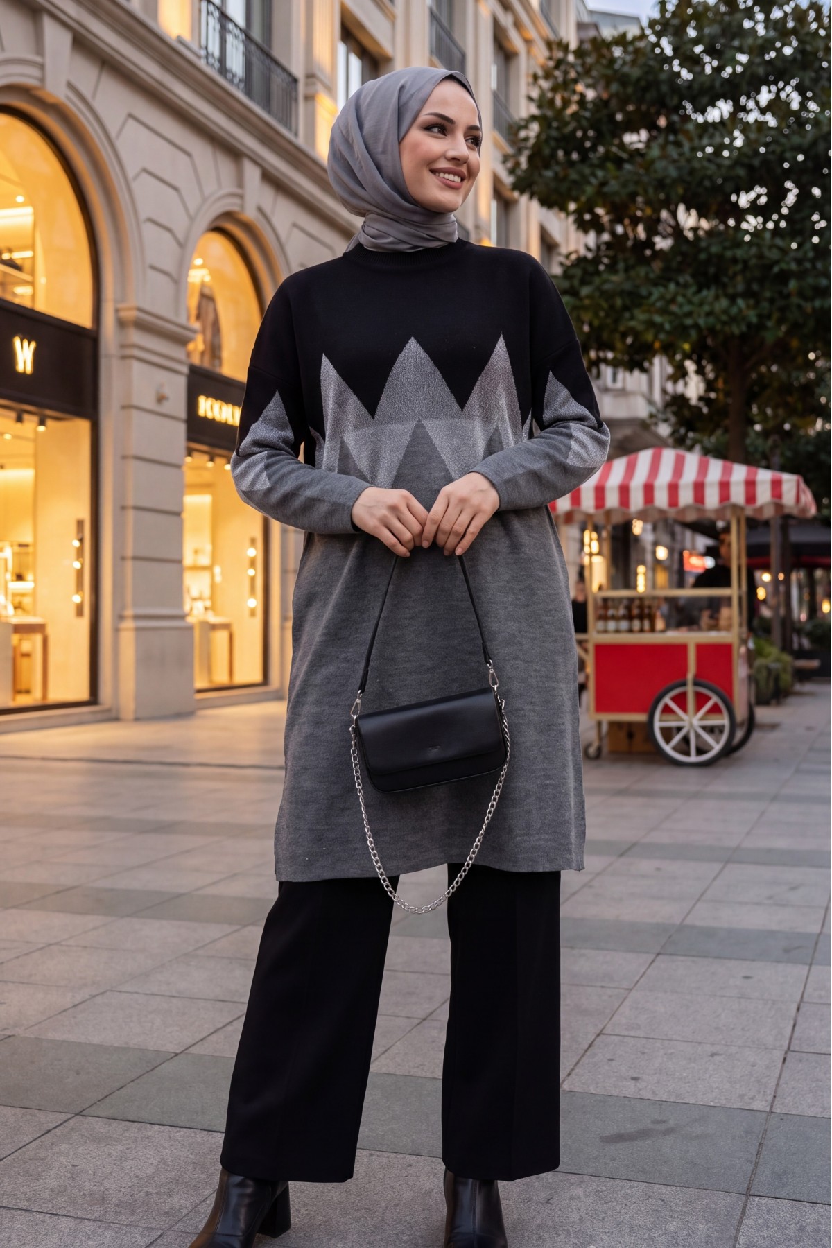 Oversized Zigzag-Patterned Knit Tunic with Side Slits -Black