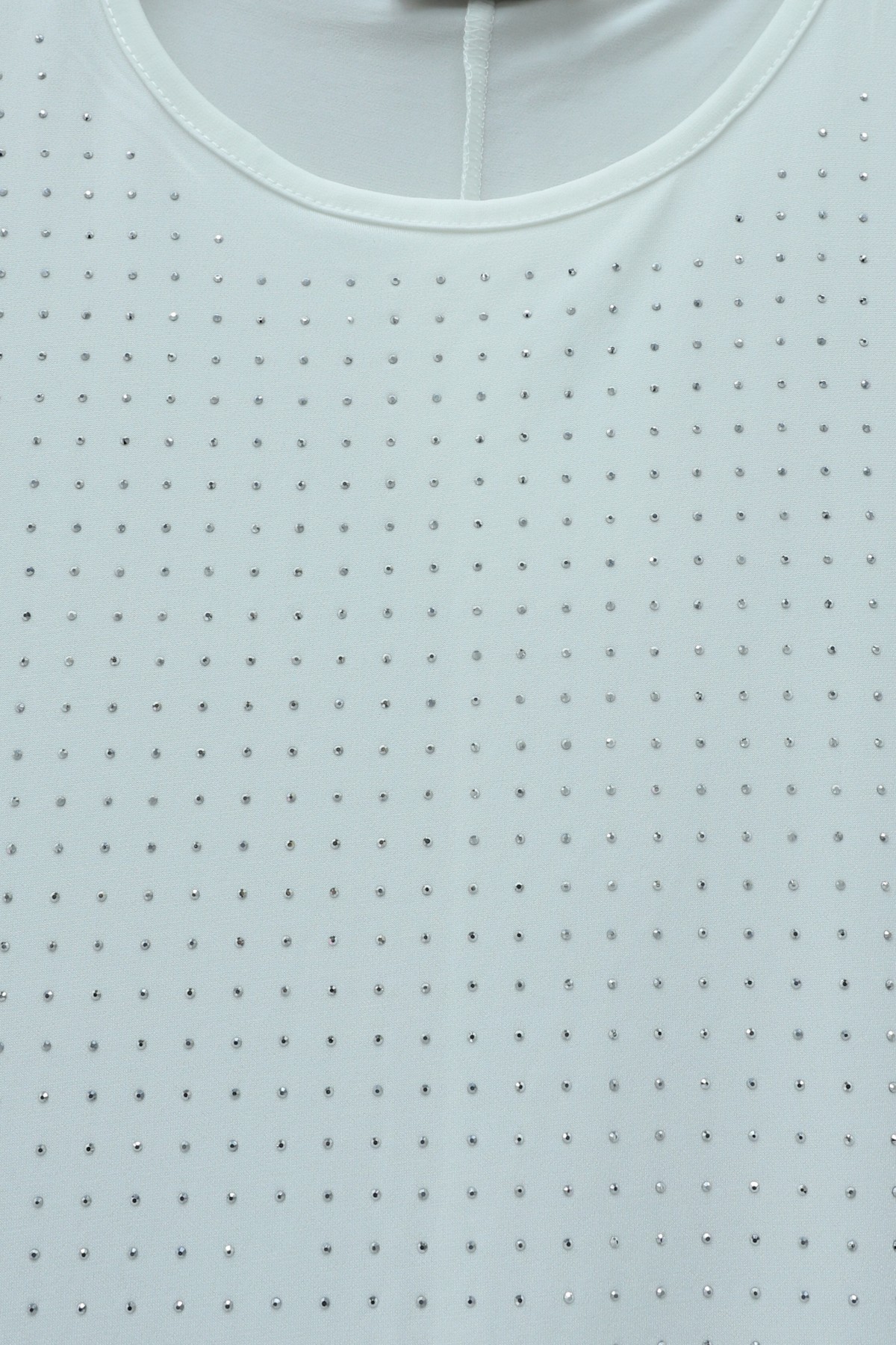 Önü Taş Detaylı Sıfır Kol İçlik -Ekru