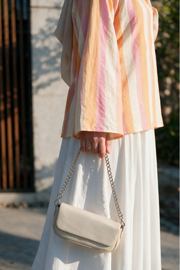 Loose-fitting blouse with thick stripes and Spanish-style sleeves, tie-neckline at the back. -Orange