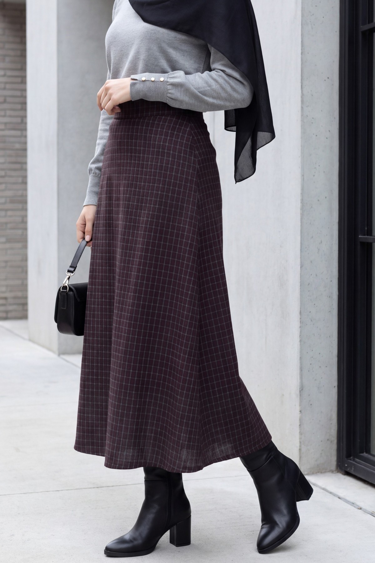 Flared Plaid Skirt with Zipper and Dual Pockets -Dark Bordo