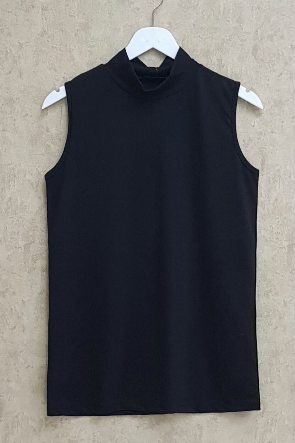 Yarım Boğazlı Sıfır Kol İçlik -Siyah