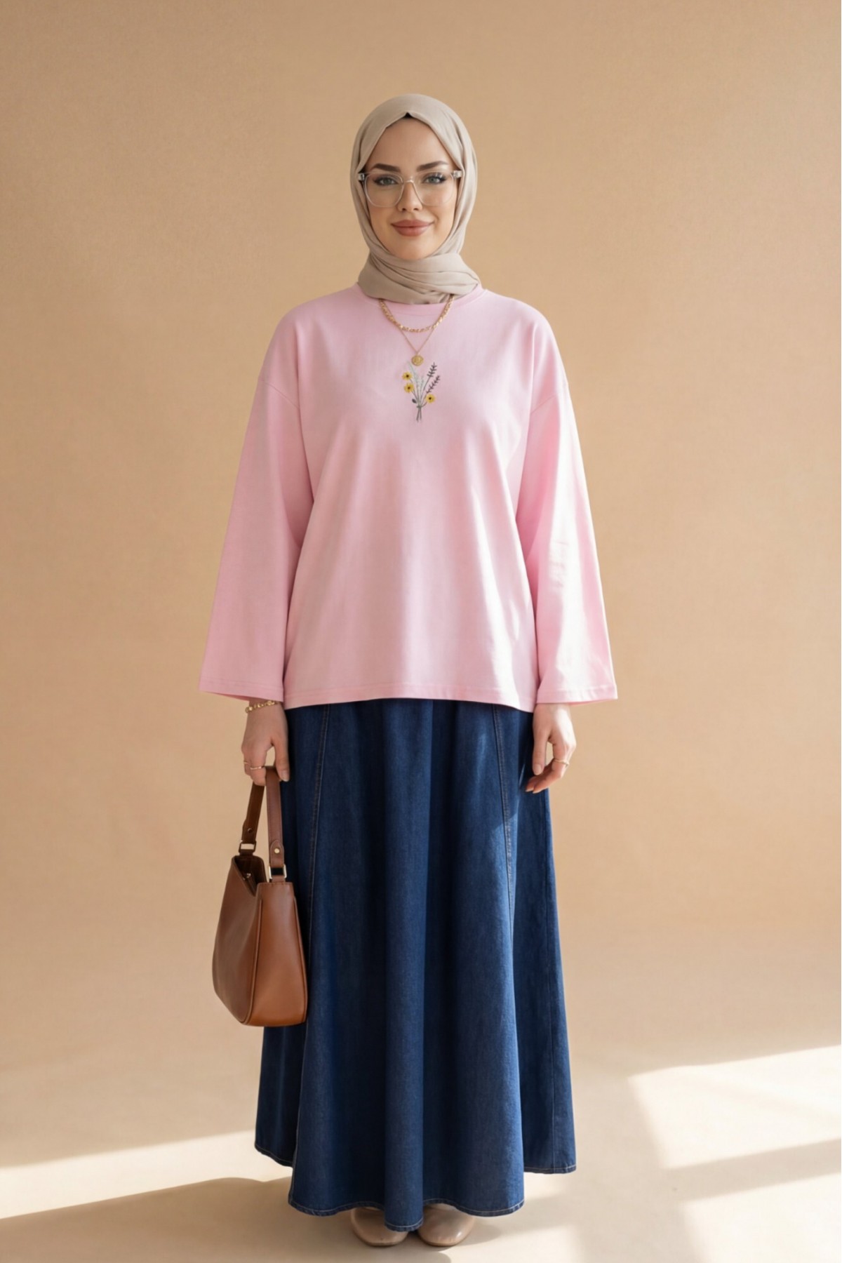 Önü Çiçek Nakışlı Yuvarlak Yaka Salaş Penye Bluz -Pembe