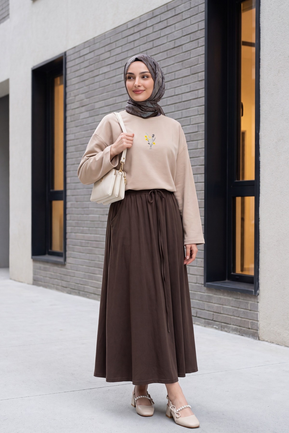 Round Neck Loose Fit Jersey Blouse with Floral Embroidery on the Front      -Light Mink
