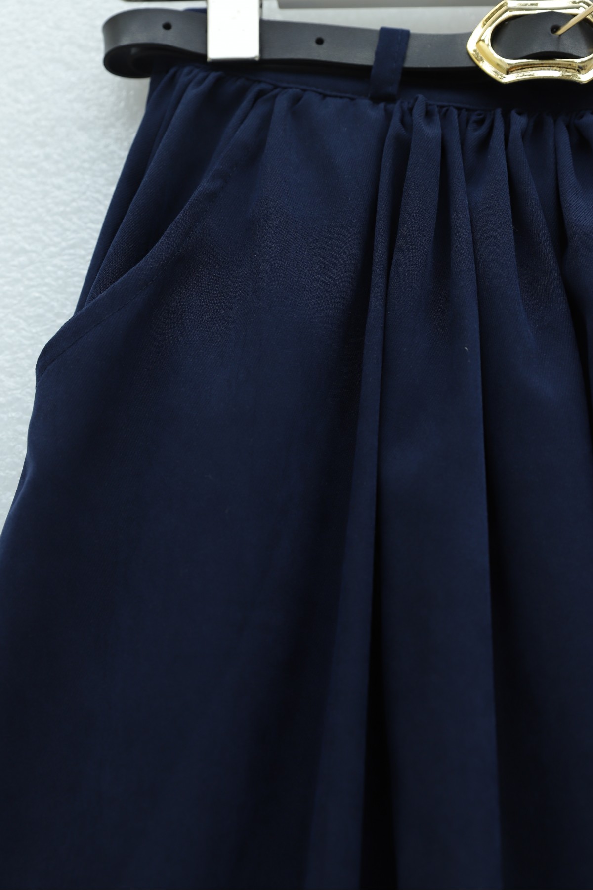 Tokalı Kemerli Piliseli Yan Cepli Fermuarlı Tivil Etek -كحلي