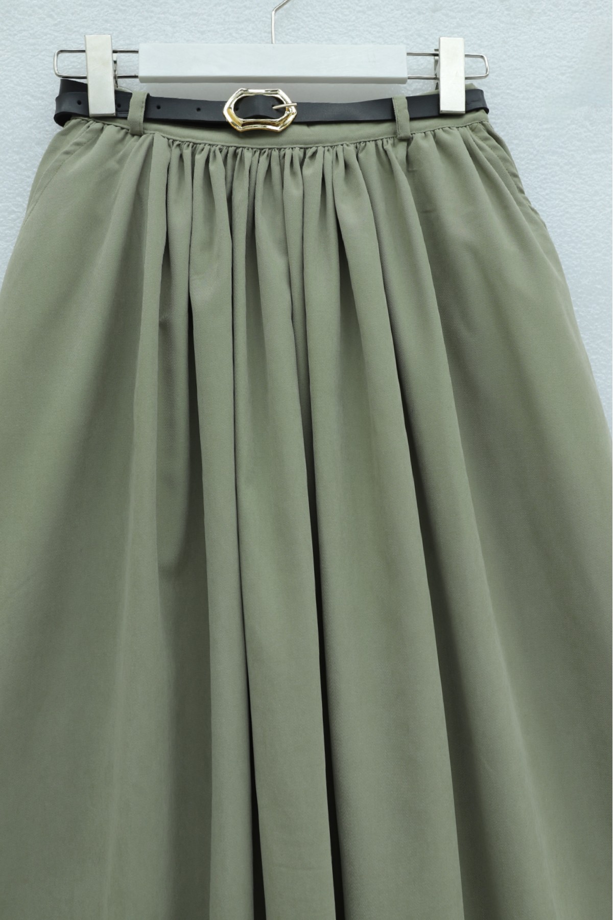 Tokalı Kemerli Piliseli Yan Cepli Fermuarlı Tivil Etek -Haki