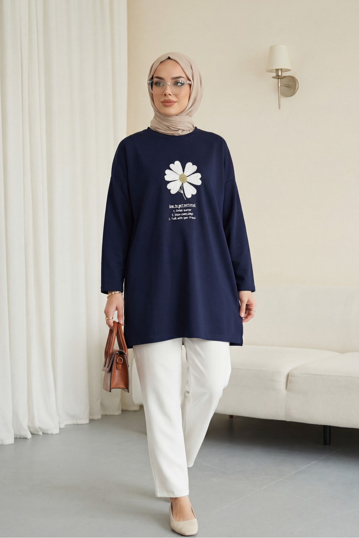 Önü Çiçek Nakışlı Bisiklet Yaka Penye Tunik -Laci