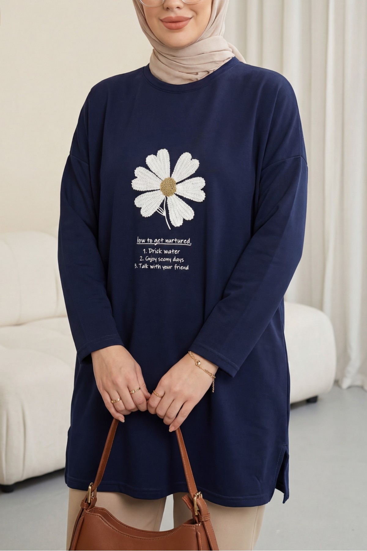 Önü Çiçek Nakışlı Bisiklet Yaka Penye Tunik -Laci