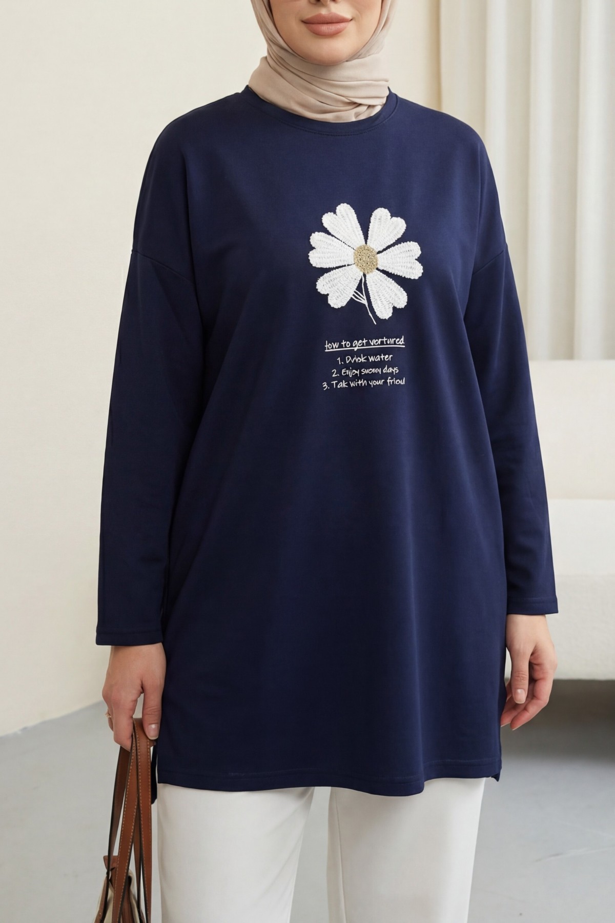 Önü Çiçek Nakışlı Bisiklet Yaka Penye Tunik -Laci