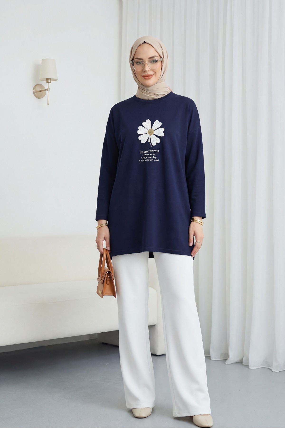 Önü Çiçek Nakışlı Bisiklet Yaka Penye Tunik -Laci