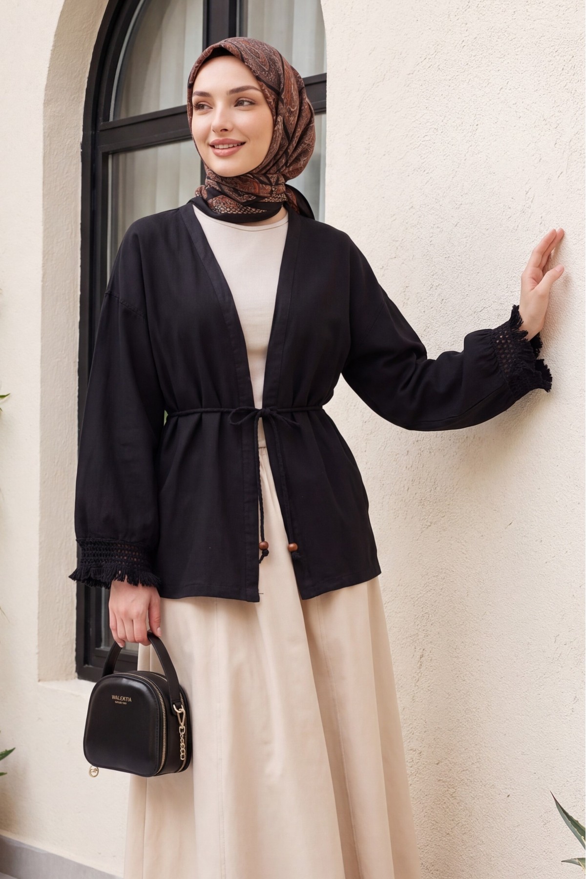 Kolları Püsküllü Beli Kemerli Keten Kimono  -Siyah