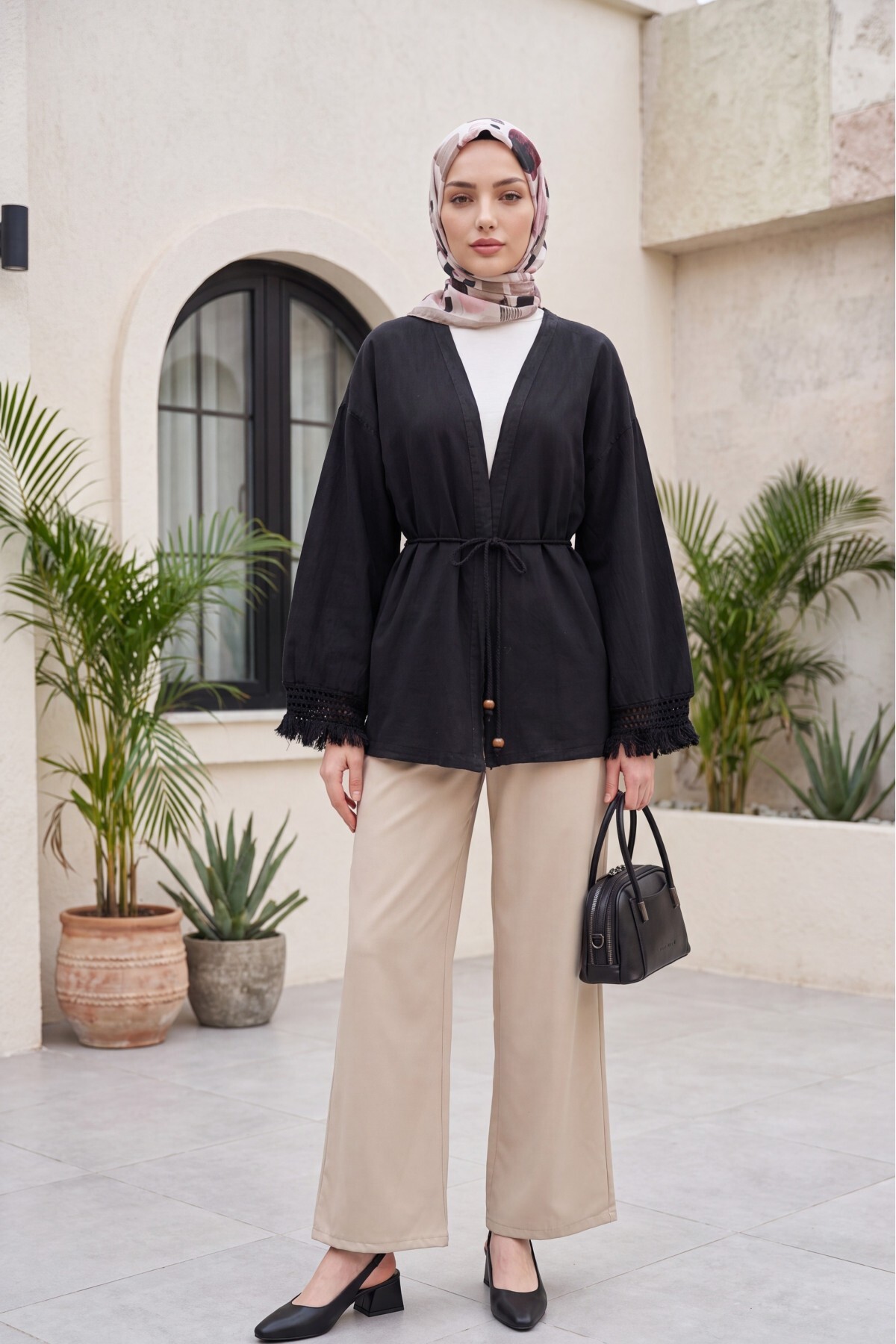 Kolları Püsküllü Beli Kemerli Keten Kimono  -Siyah