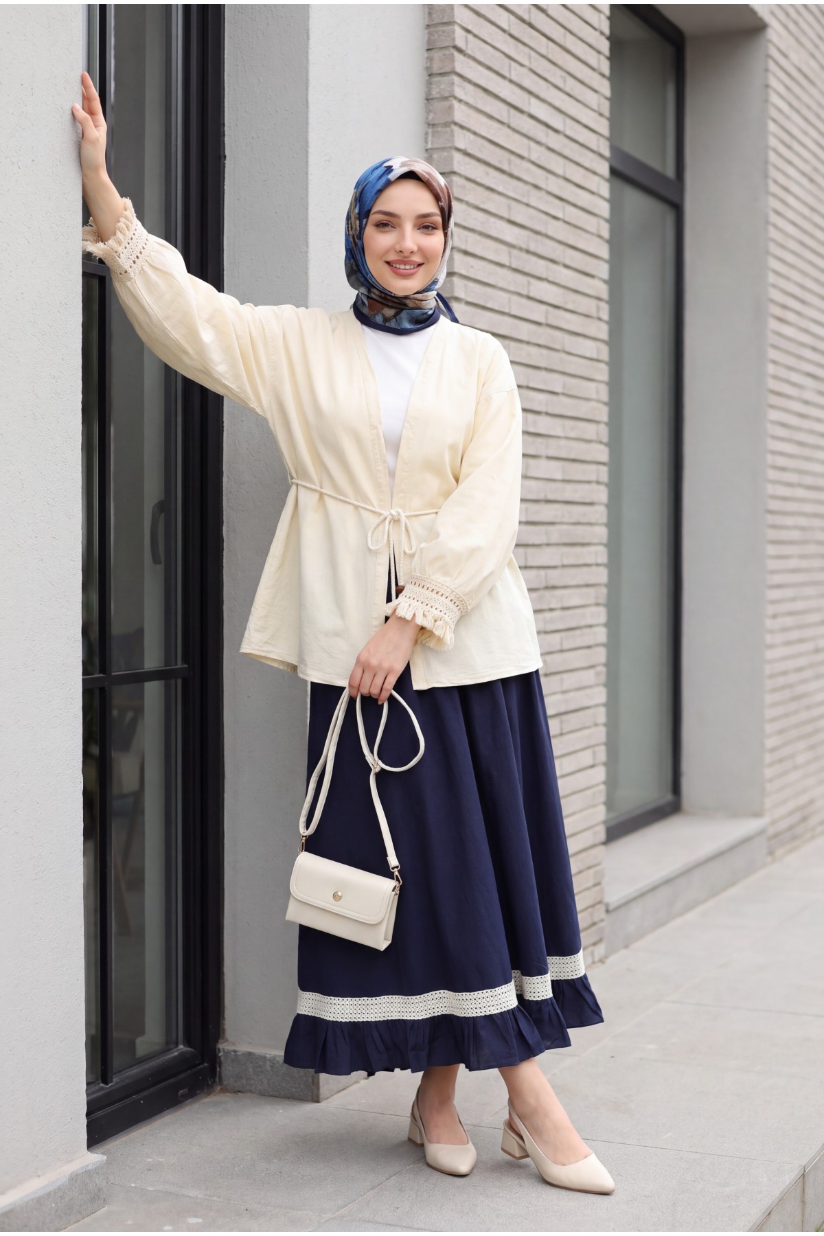 Kolları Püsküllü Beli Kemerli Keten Kimono  -Krem